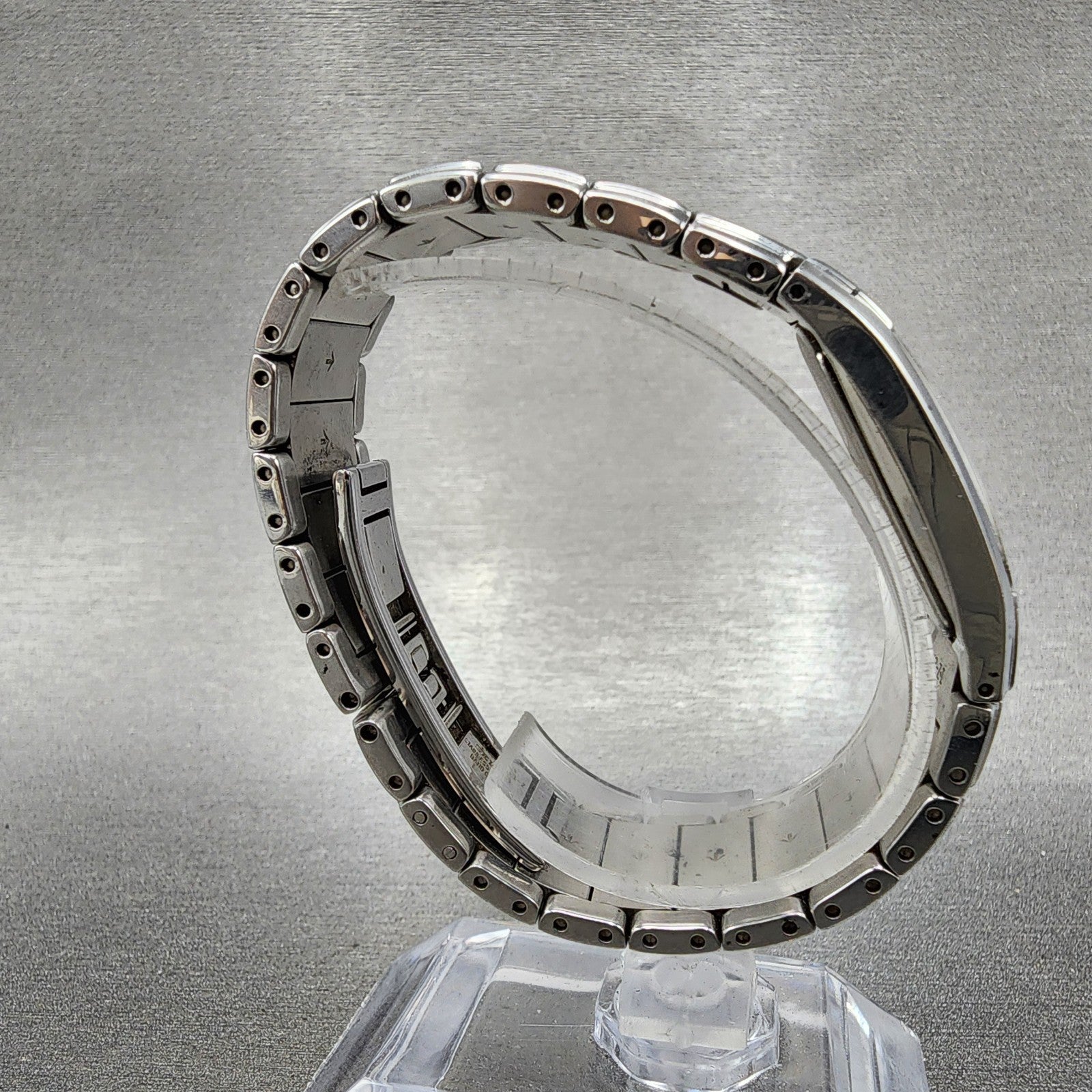 Seiko Vivace Watch Women 18mm Silver Dial Silver Tone 1n006k70 New Battery8