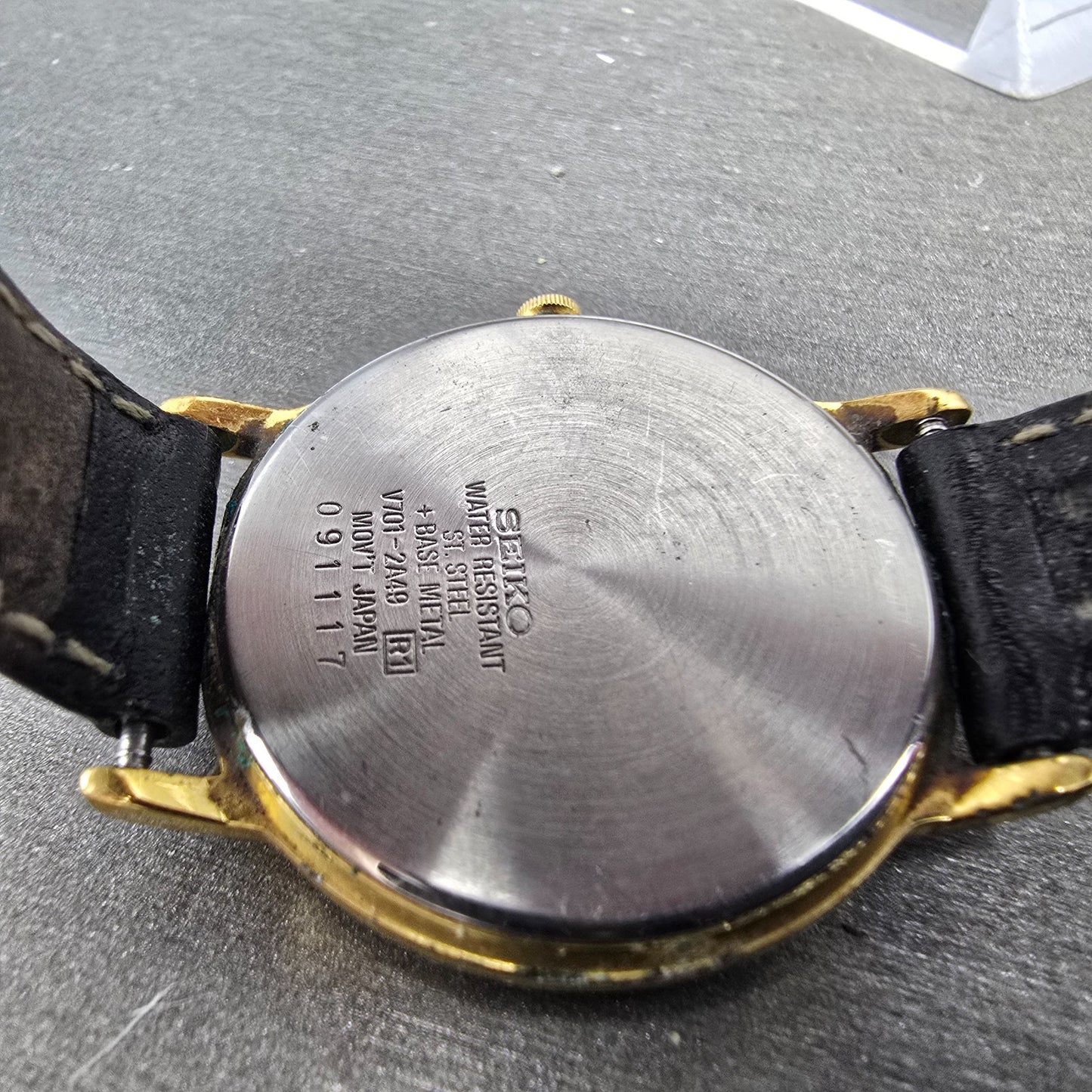 Seiko Watch Men 33mm Cream Dial Gold Tone Round Round V701-2A49 PARTS11