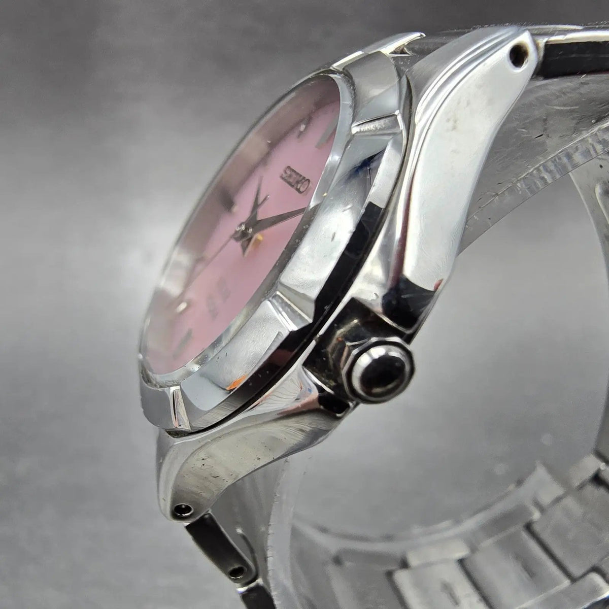Seiko Solar Watch Women 27mm Pink Dial Silver Date Round V137-0CH0 Runs2