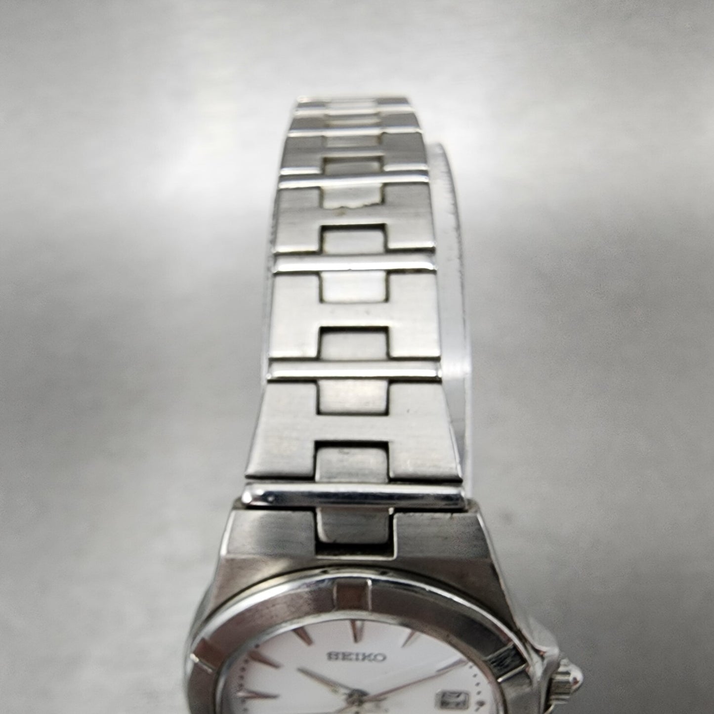 Seiko Watch Women 26mm White Dial Steel Date Round 7N826F50 New Battery4