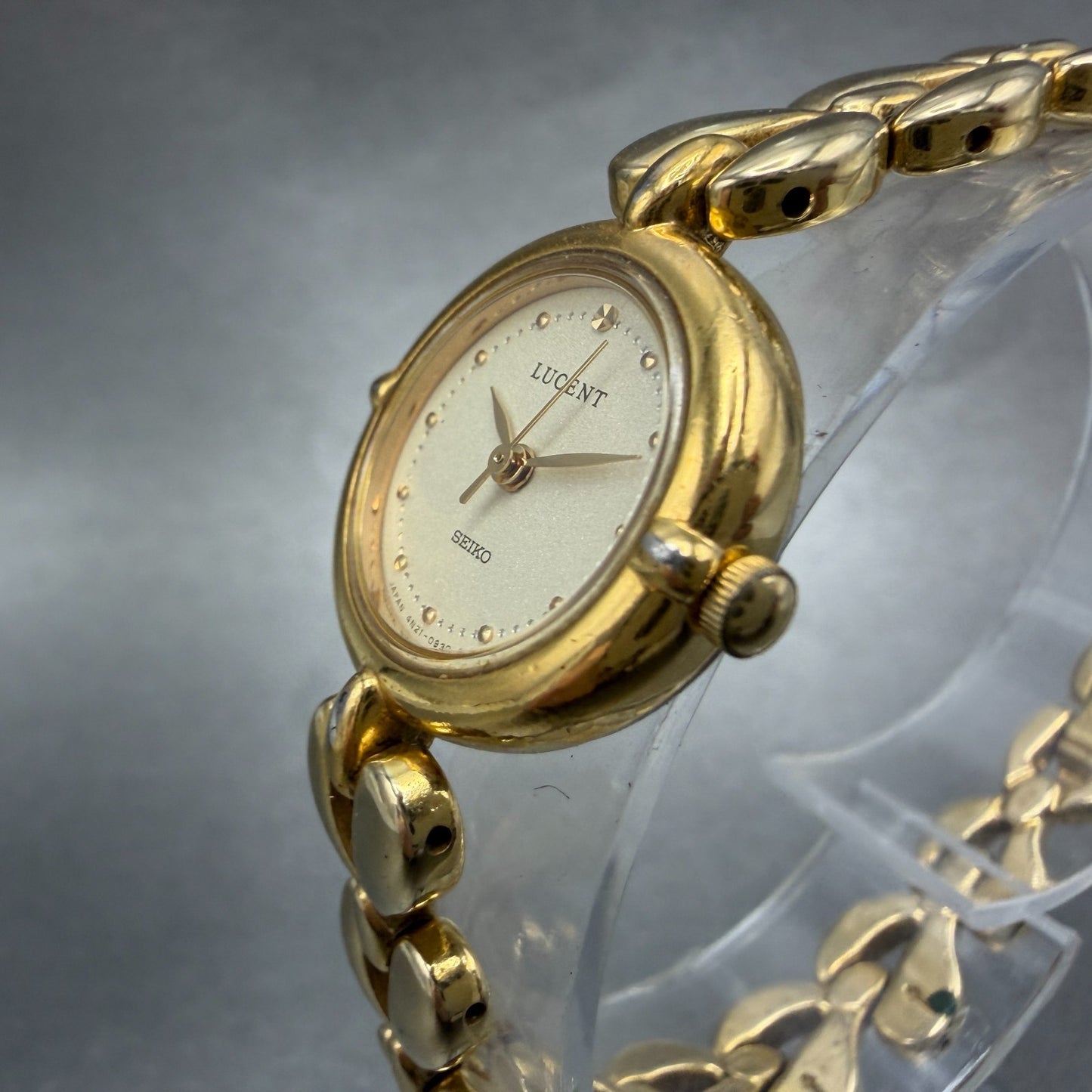 Seiko Lucent Watch Women 20mm Champagne Dial Gold Tone Round 4N21-0480 New Batt2