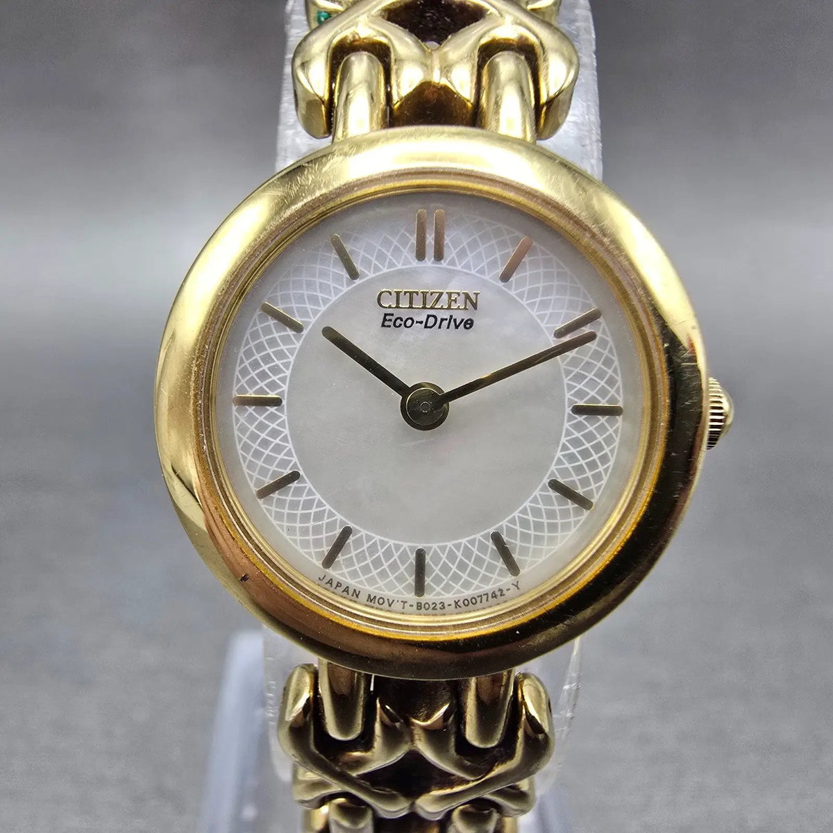 Citizen Eco-Drive Watch Women 21mm MOP Dial Gold Tone Round B023-K004829 Runs0