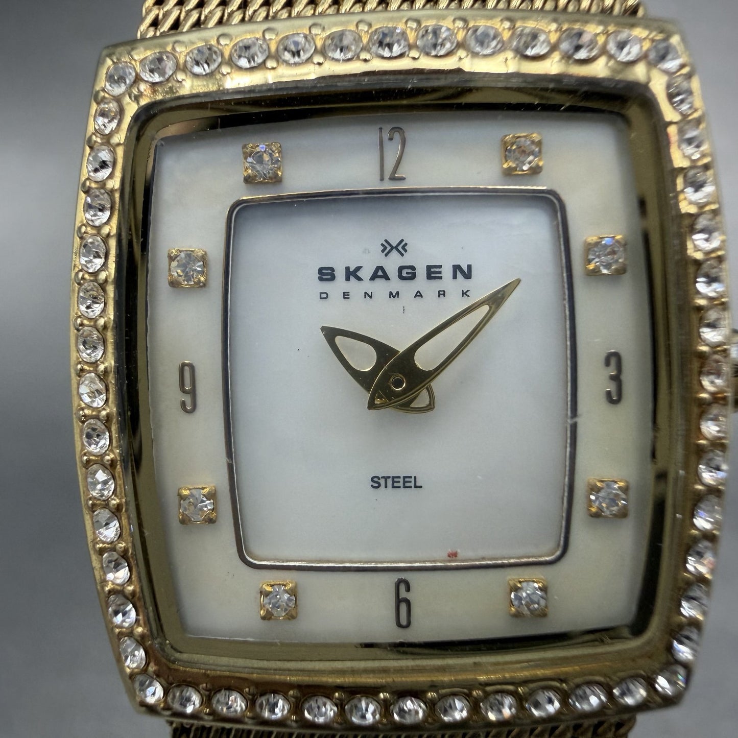 Skagen Tank Watch Women 21mm Mop Dial Gold Tone Rectangle 384XSGG New Battery1