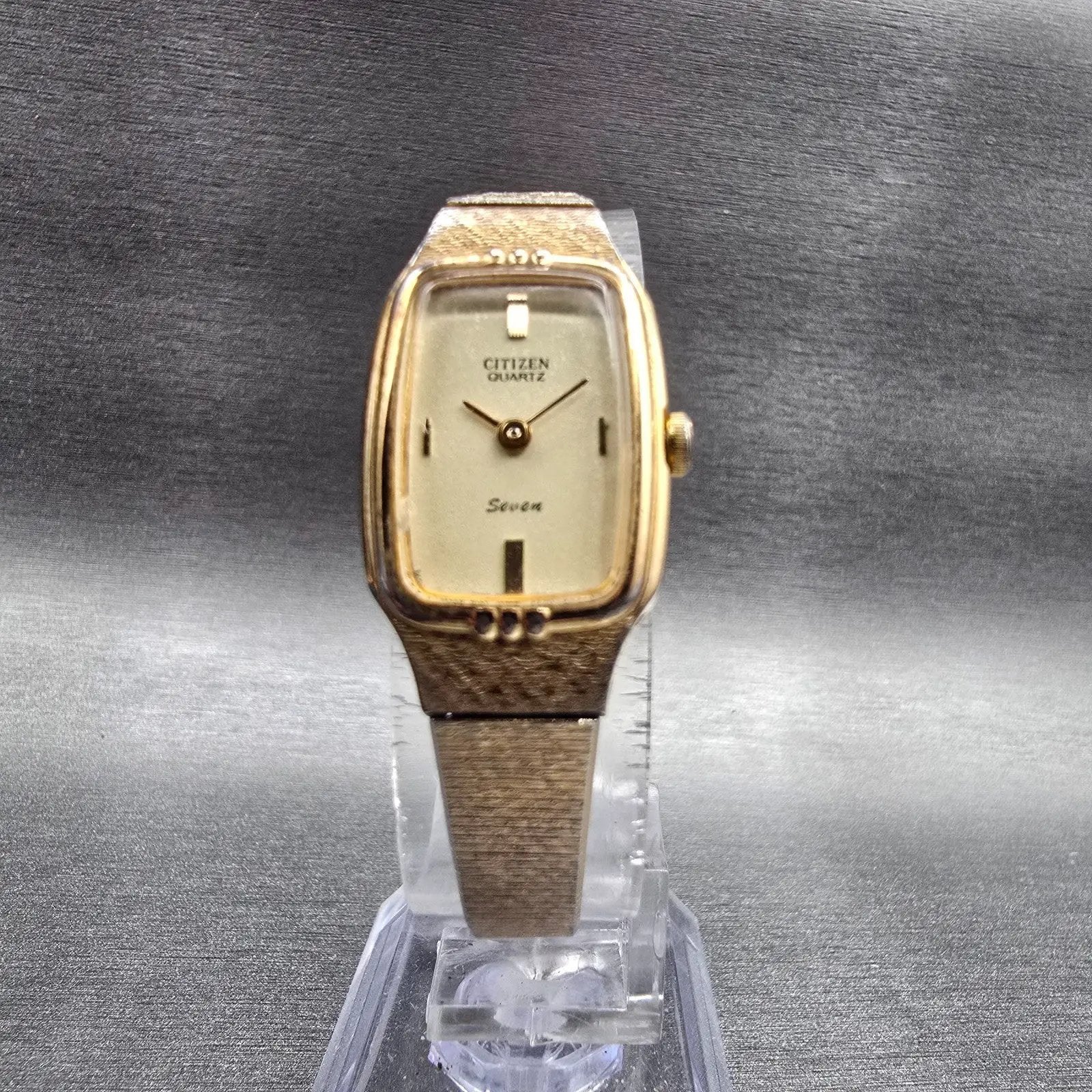 Citizen Watch Women 17mm Champagne Dial Gold Tone Oval 3220-949412 New Battery5