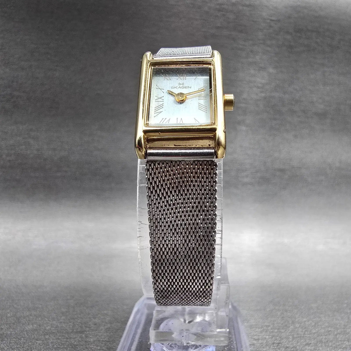 Skagen Watch Women 15mm Silver Dial Gold Tone Rectangle 136SGS New Battery BD5