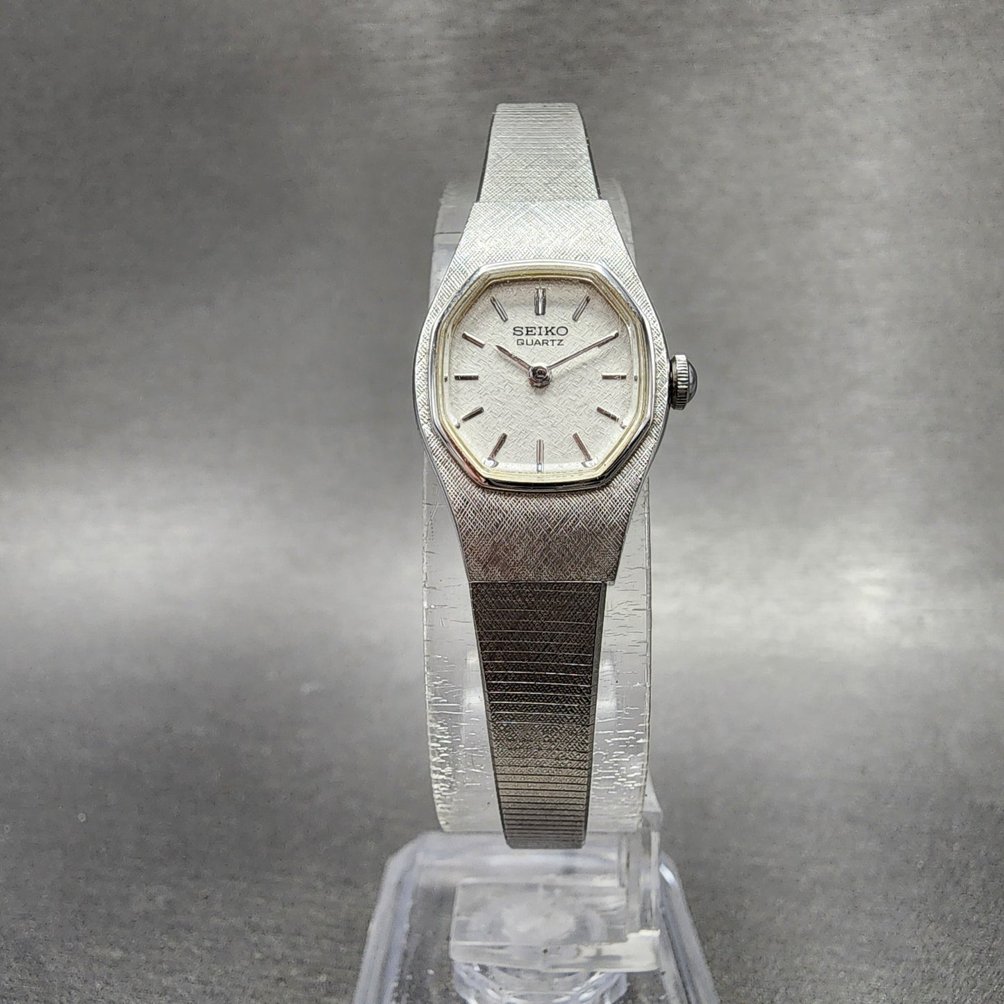 Seiko Watch Women 17mm White Dial Silver Tone Round 54205059 New Battery VTG5
