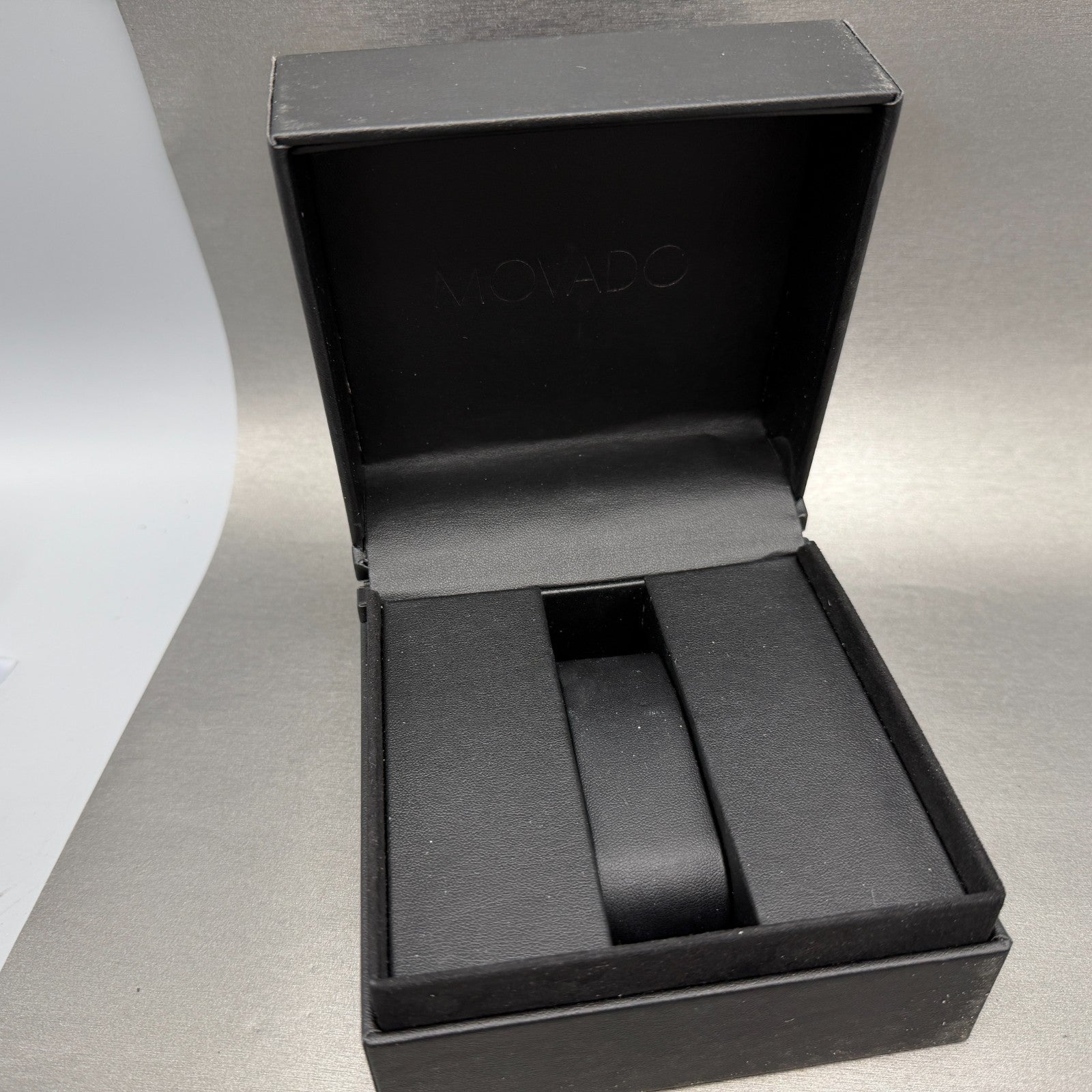 Movado Museum Watch Women 28mm Black Dial Steel Round 0607274 New Battery13