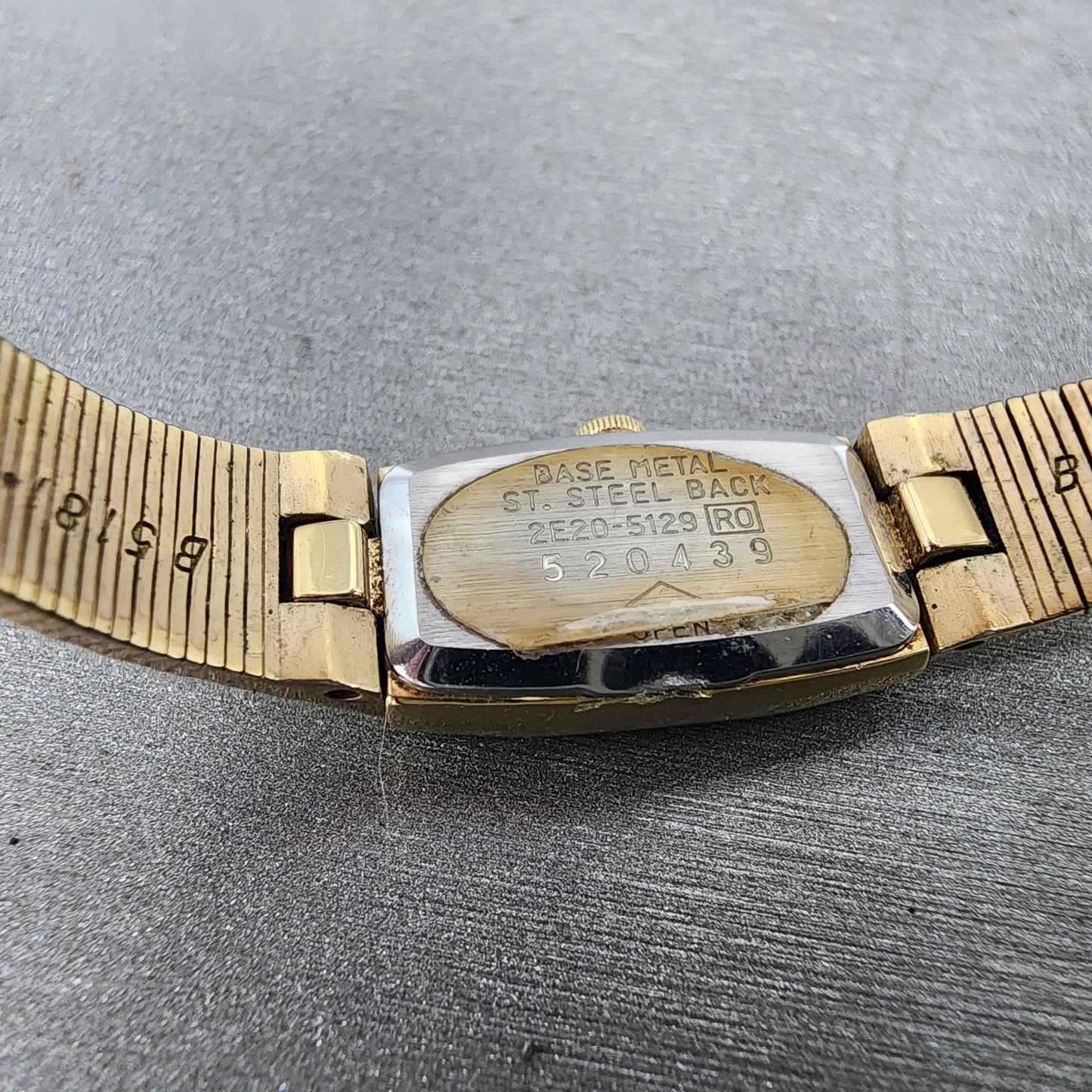 Seiko Tank Watch Women 12mm Champagne Dial Gold Tone 2e205129 New Battery9