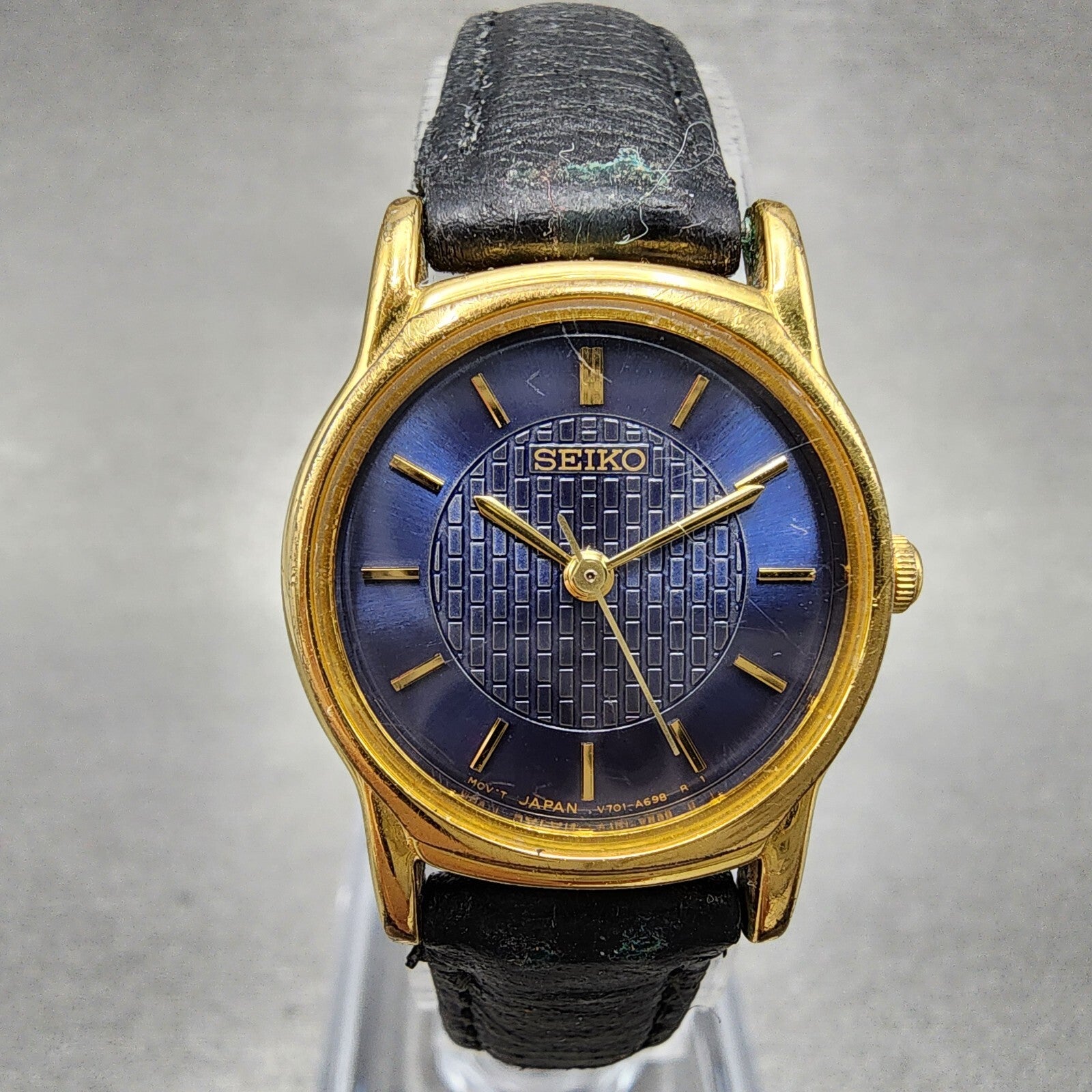 VTG Seiko Watch Women 22mm Blue Dial Gold Tone Round V701A110 New Battery0