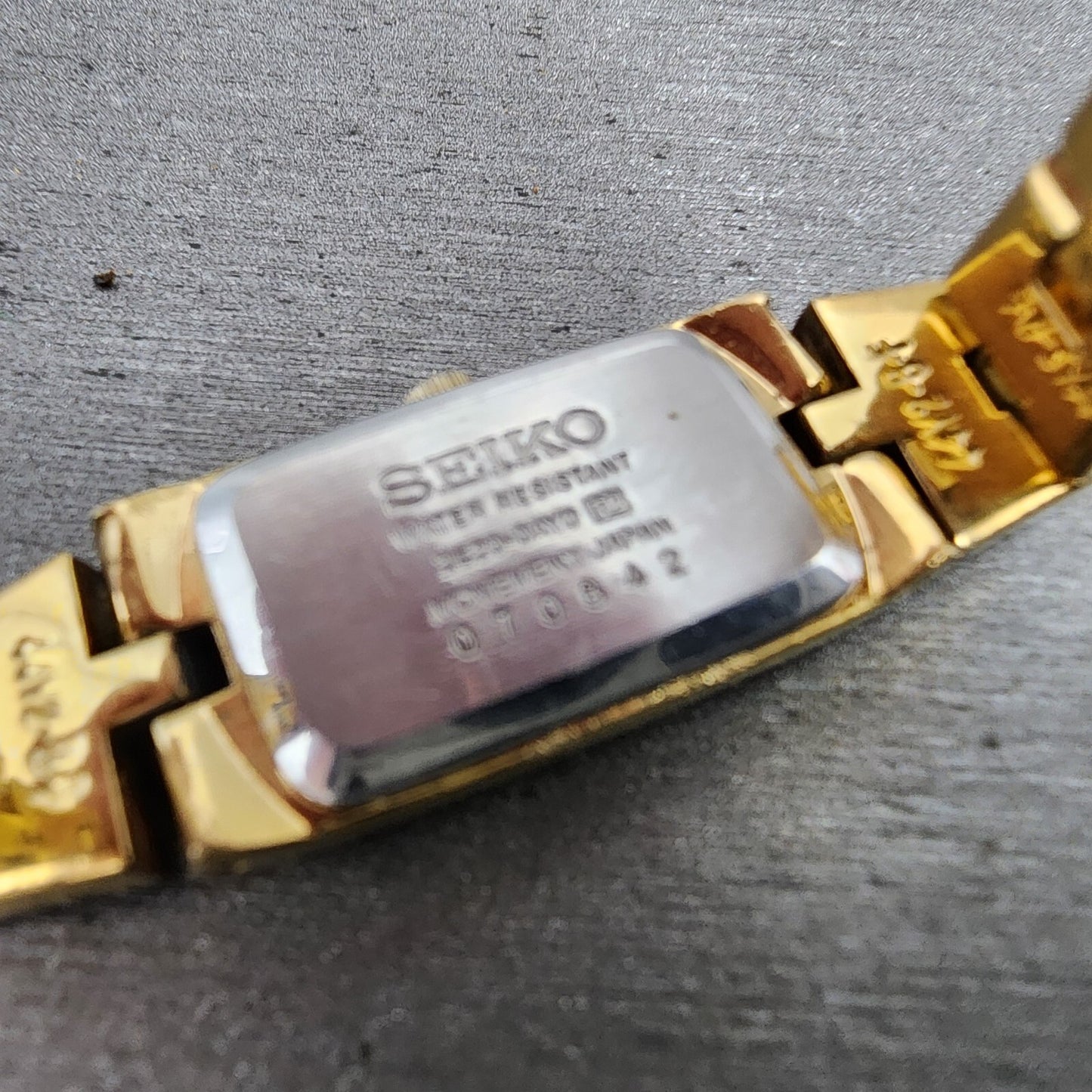 Seiko Watch Women 13mm Gold Dial Gold Tone Rectangle 2E200AY0 New Battery9