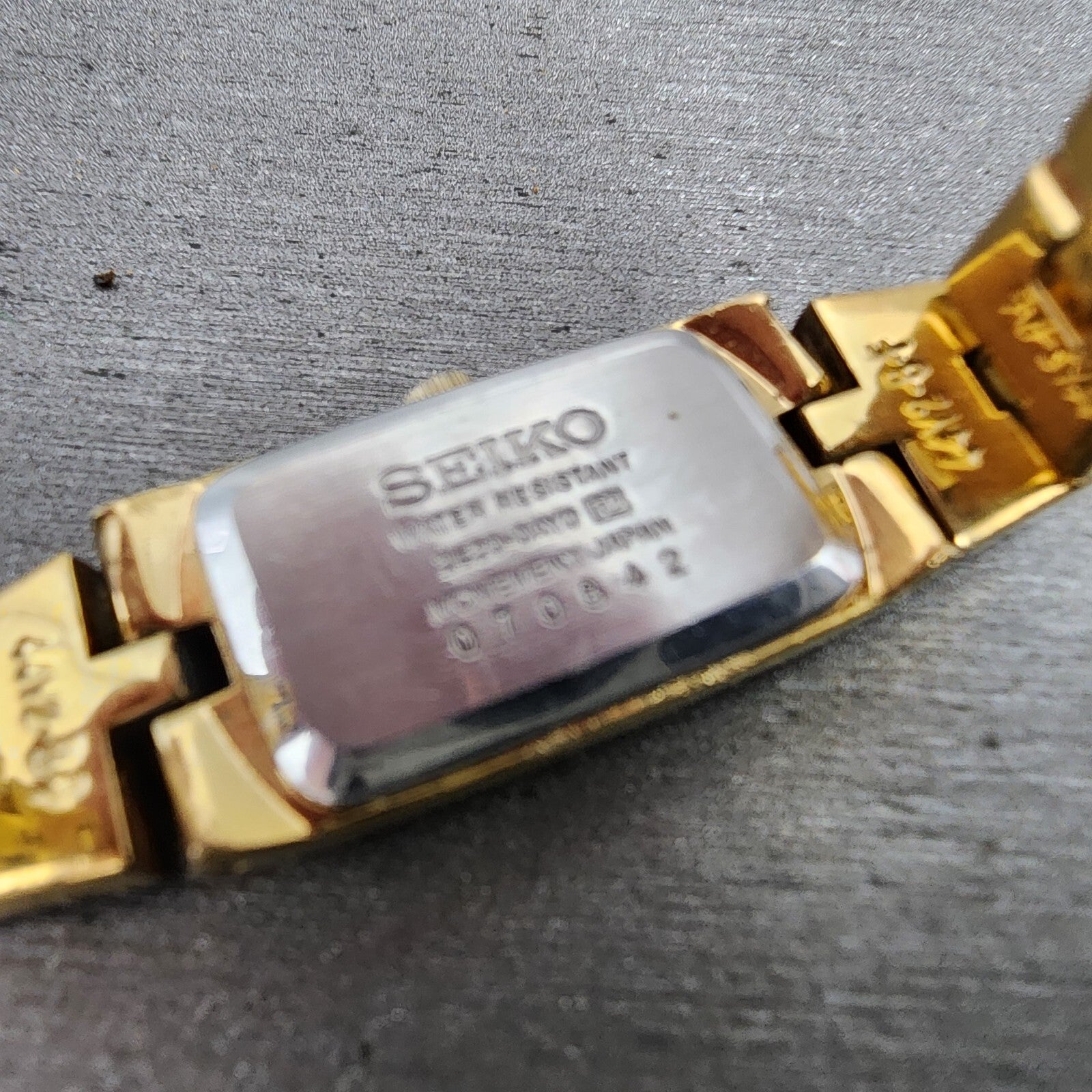 Seiko Watch Women 13mm Gold Dial Gold Tone Rectangle 2E200AY0 New Battery9