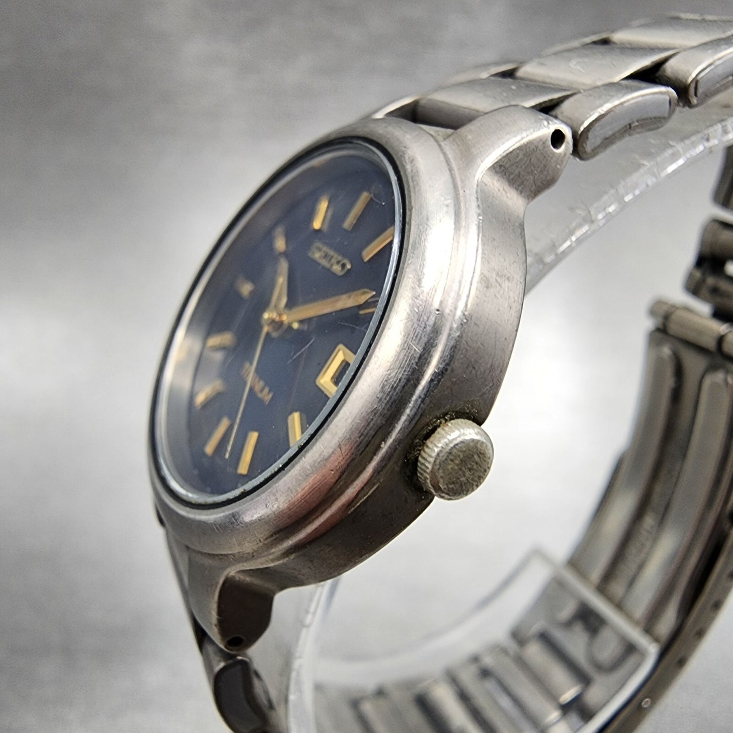 Seiko Watch Women Titanium Blue Dial Date 27mm Round 7N820439 New Battery2