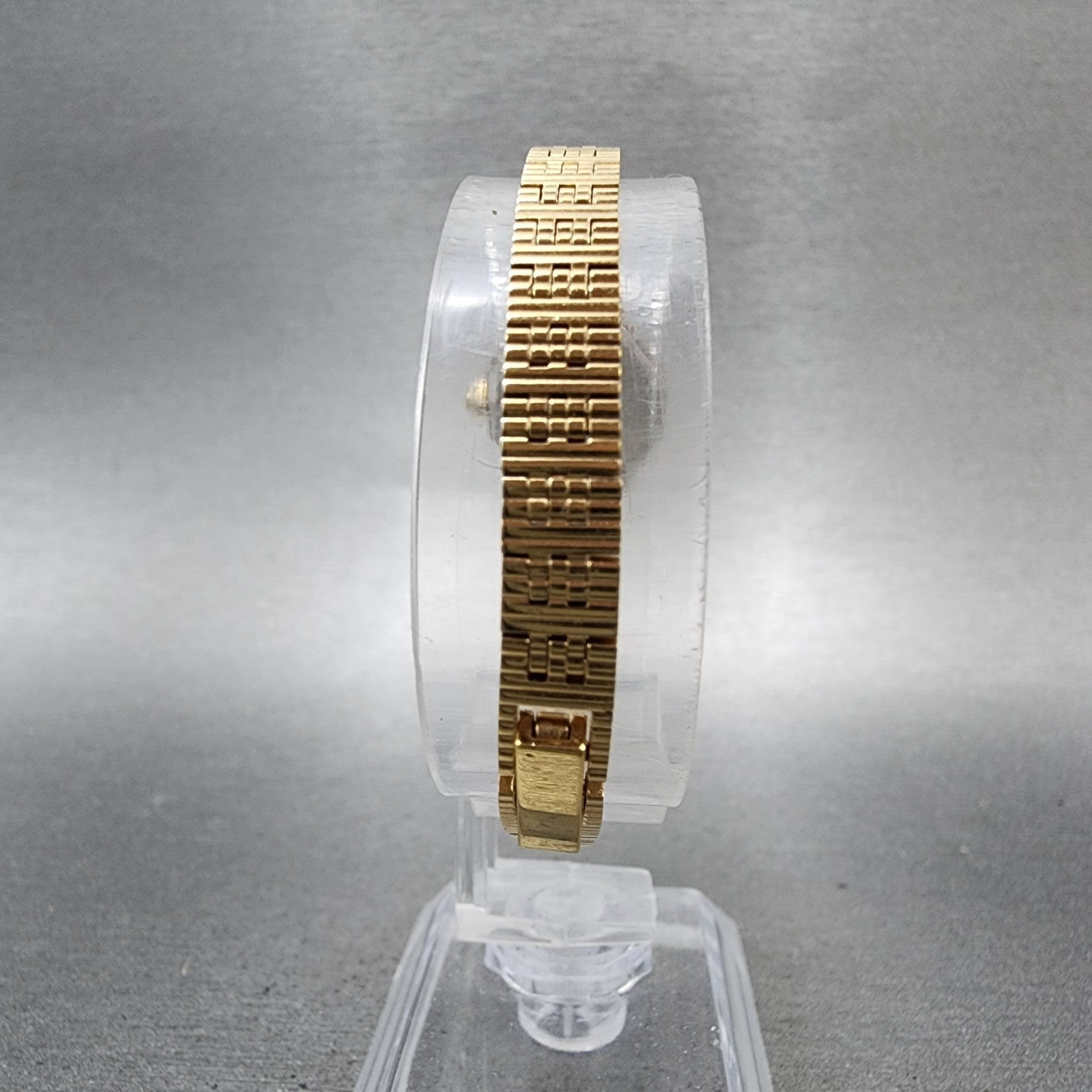Citizen Seven Watch Women 18mm Black Dial Gold Tone 2030069072 New Battery7