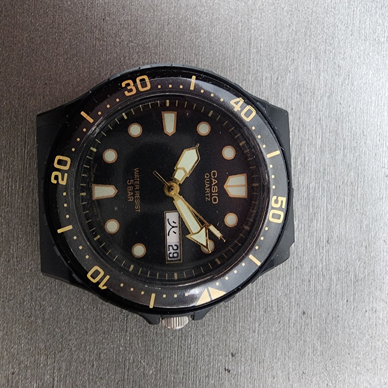 Casio MRW81 Dive Watch Men 37mm Black Dial Black Tone Daydate Round NOS New Bat2