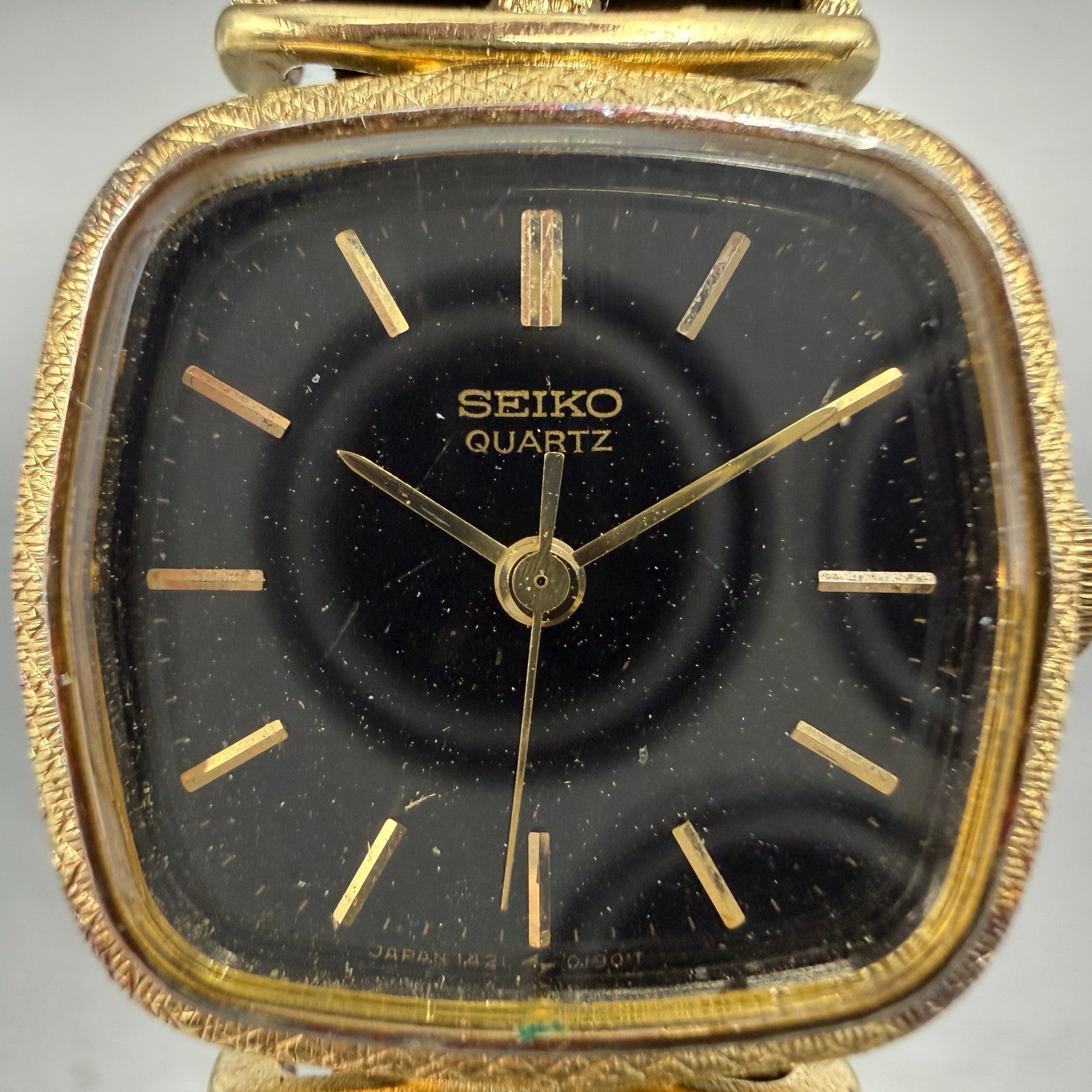 Seiko Watch Women 21mm Black Dial gold Tone Rectangle 1421-5110 New Battery1