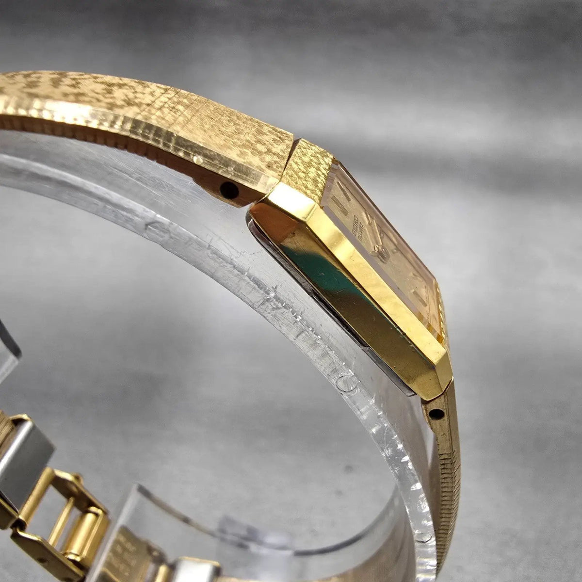 Seiko Watch Women 12mm Gold Dial Gold Tone Rectangle 2E20-6259 New Battery VTG3
