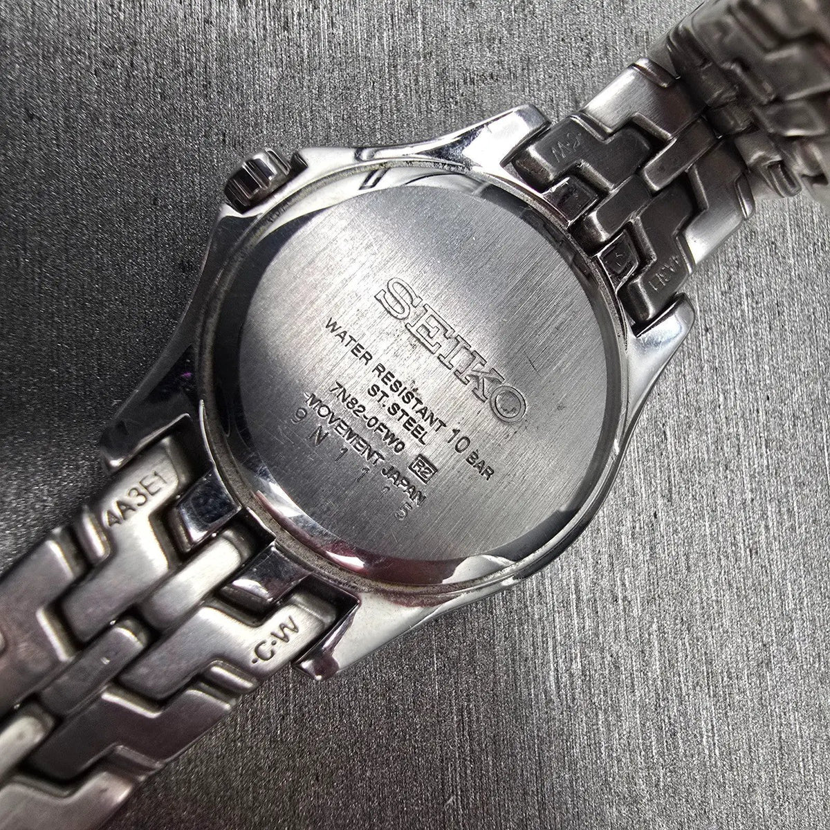 Seiko Watch Women 27mm MOP Dial Silver Tone Date Round 7N82-0FW0 New Battery10
