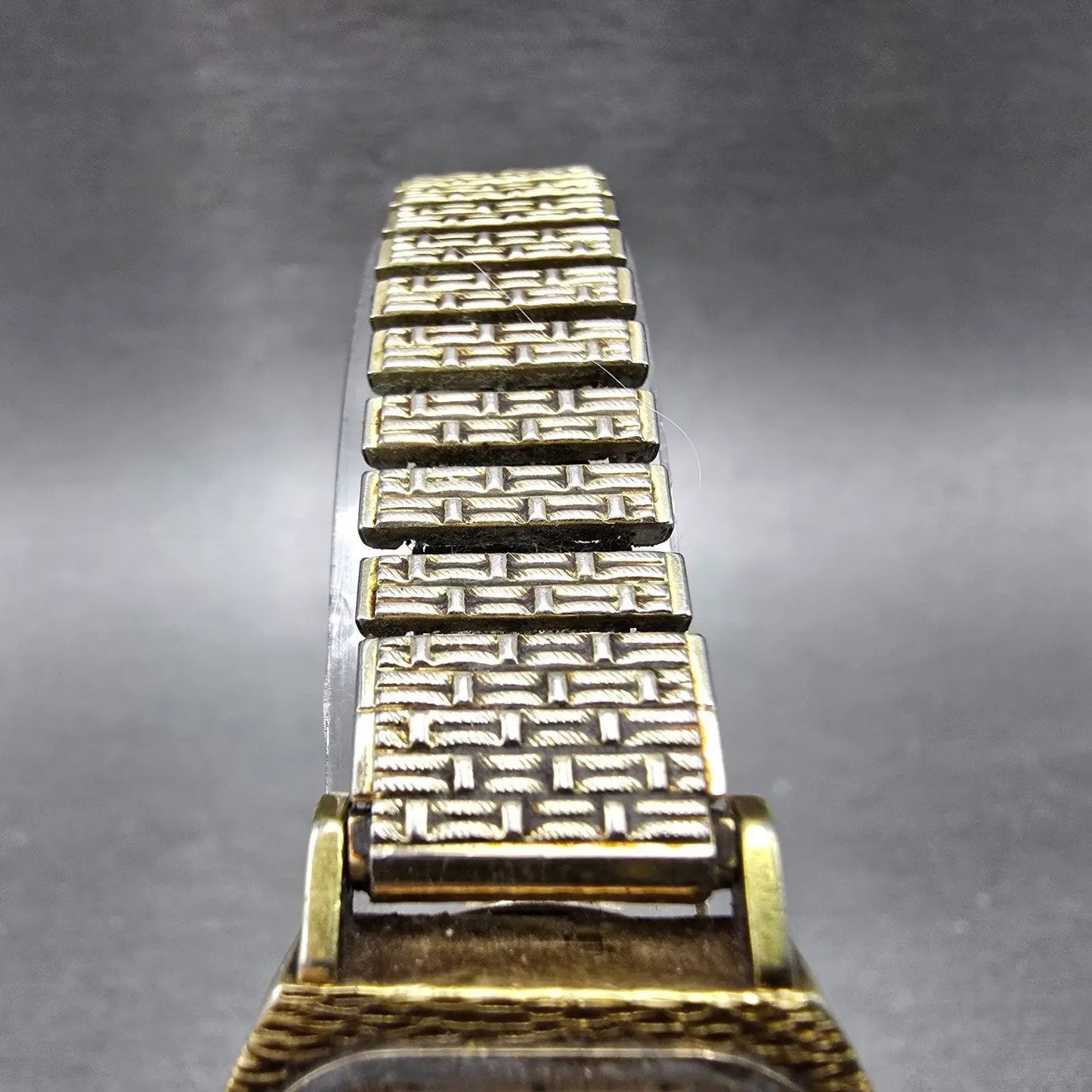 Bulova Accutron Watch Women 23mm Champagne Dial Gold Tone Date N4 PARTS Vintage4