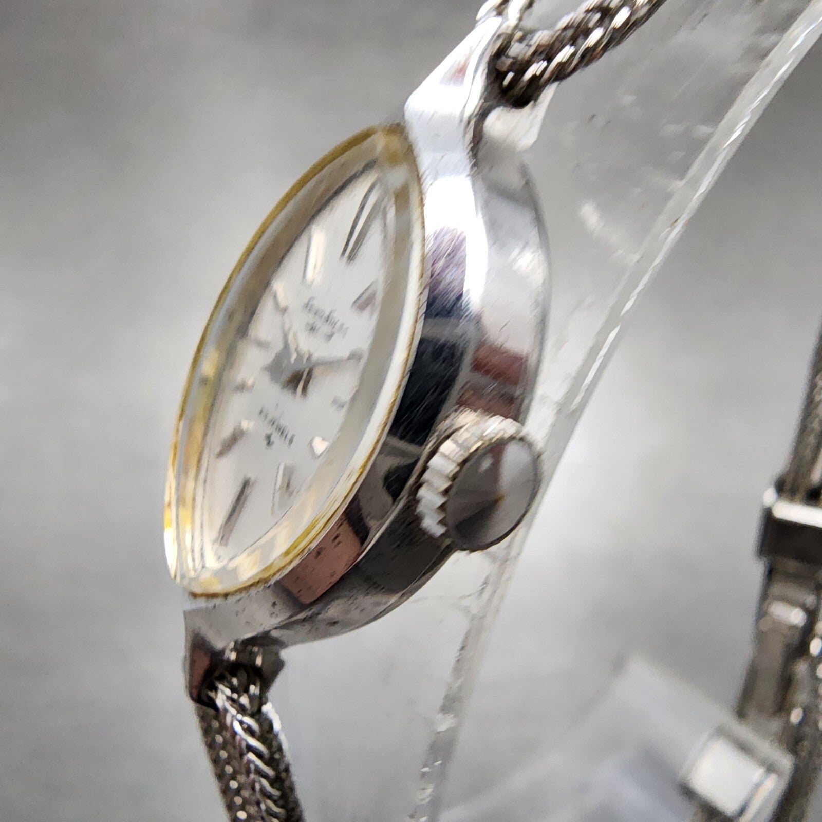 Seiko Solar Special Manual Watch Women 14mm Silver Dial Silver Tone Runs2