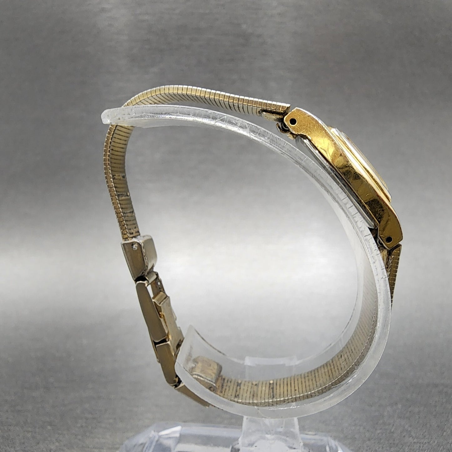 Citizen CQ Watch Women 17mm Silver Dial Gold Tone Rectangle 3220-322622 New Batt