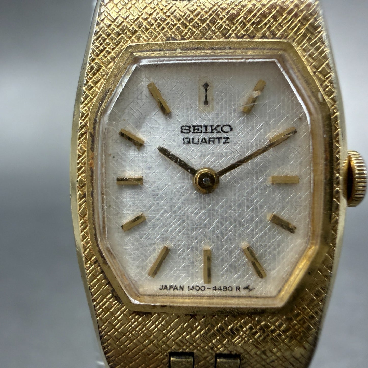 Seiko Watch Women 16mm Silver Dial Gold Tone Rectangle 1400-7509 New Battery1