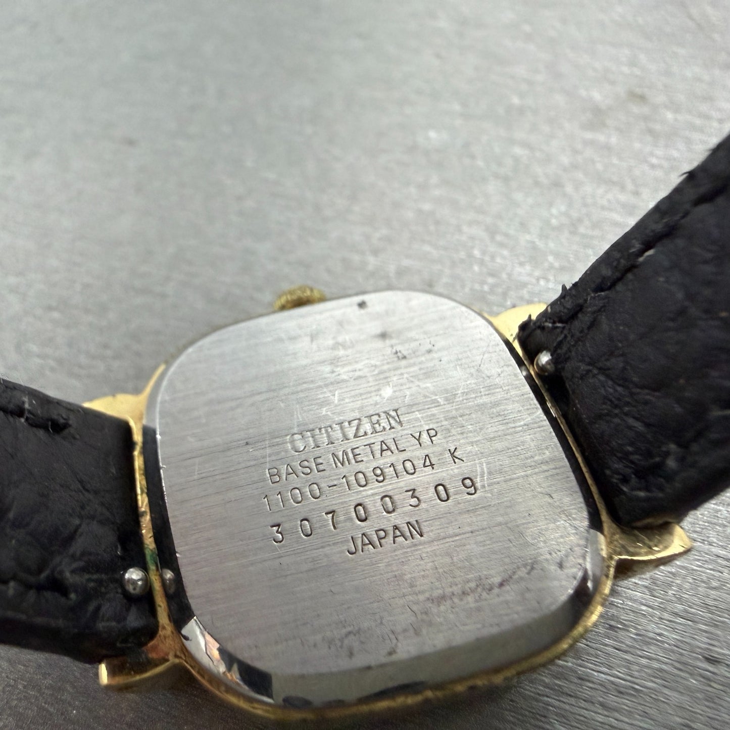 Citizen CQ Watch Women 22mm Black Dial Gold Tone Rectangle 1100-109104 New Batt9