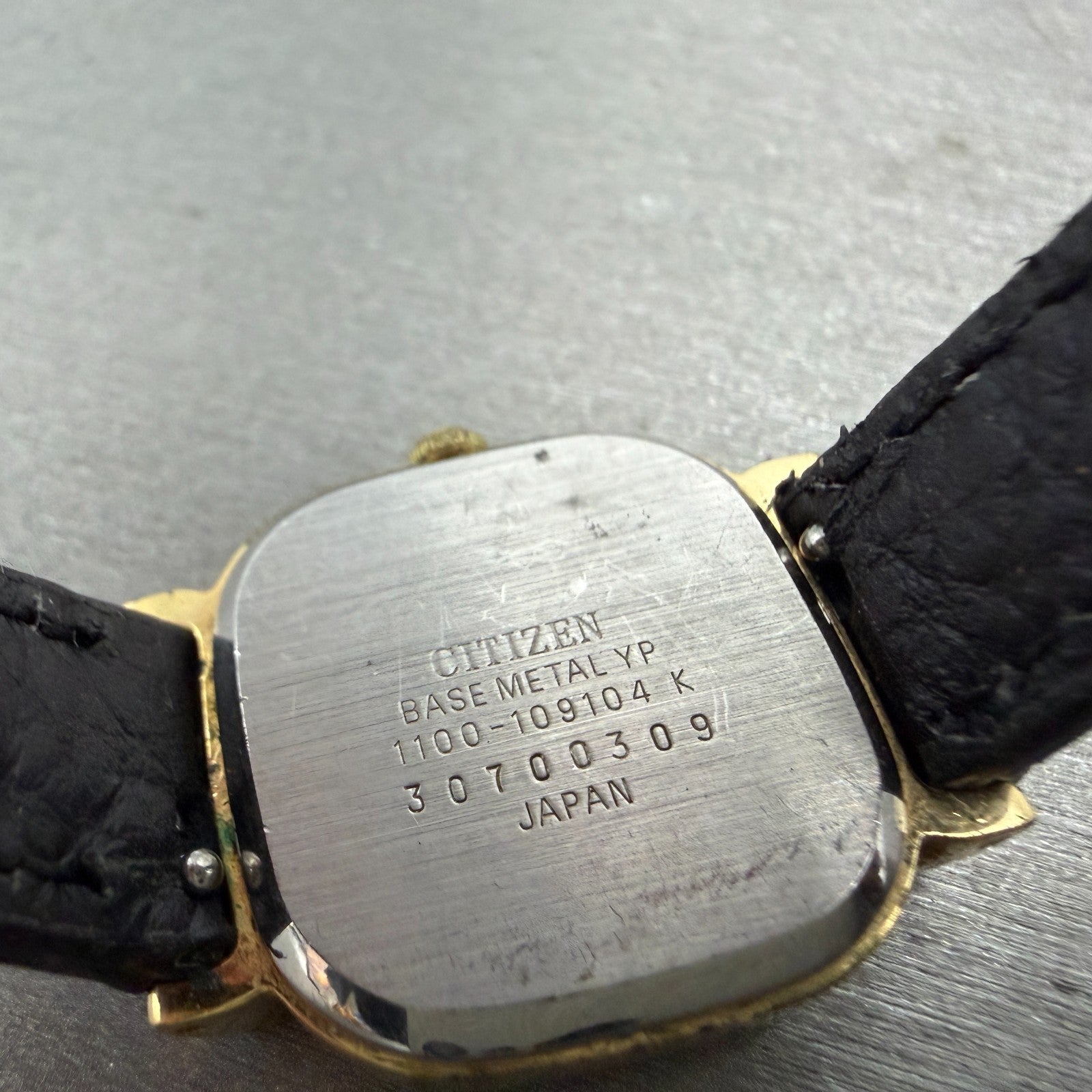 Citizen CQ Watch Women 22mm Black Dial Gold Tone Rectangle 1100-109104 New Batt9