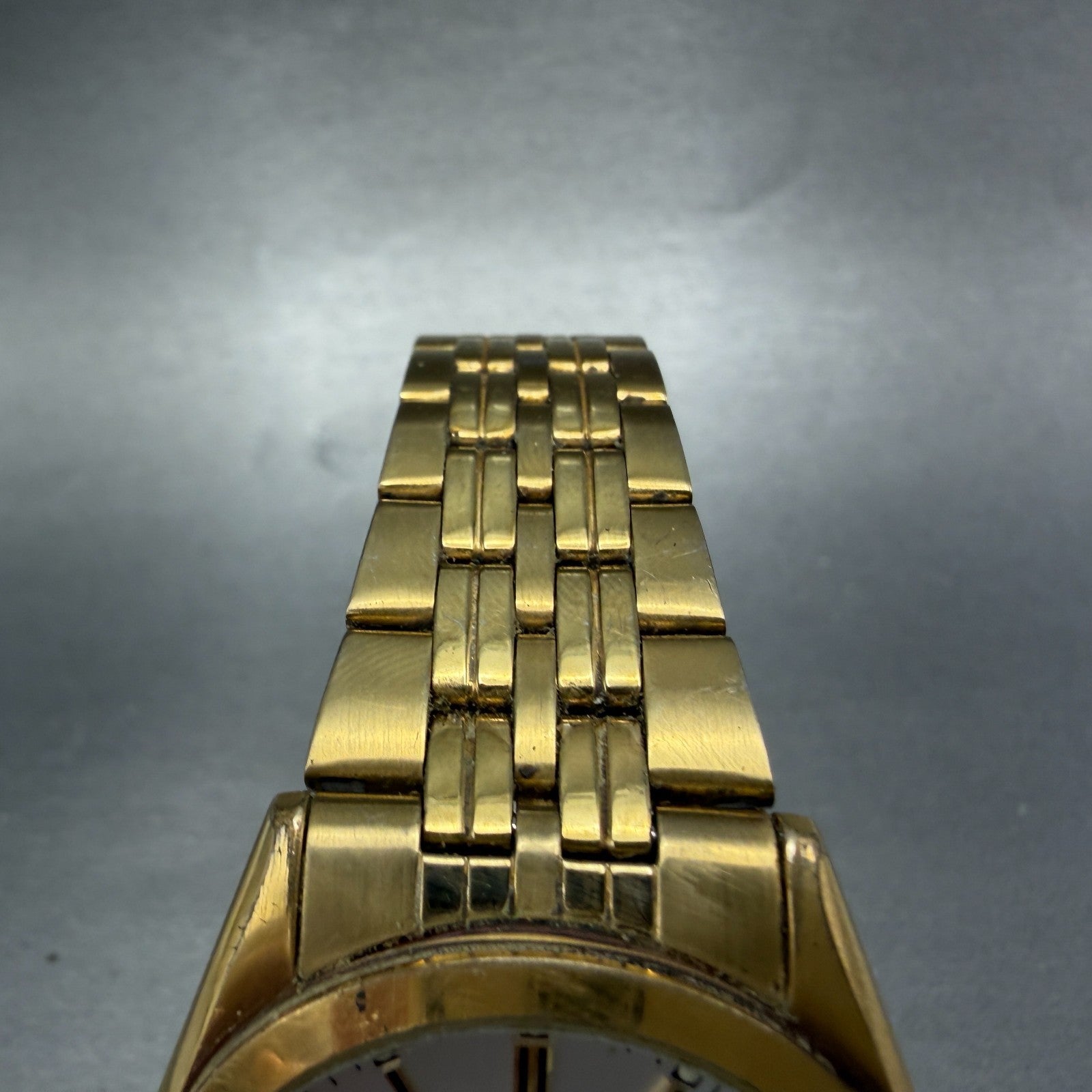 Seiko Sports 50 Watch Men 37mm Silver Dial Gold Tone Date 7N42-8079 New Battery74