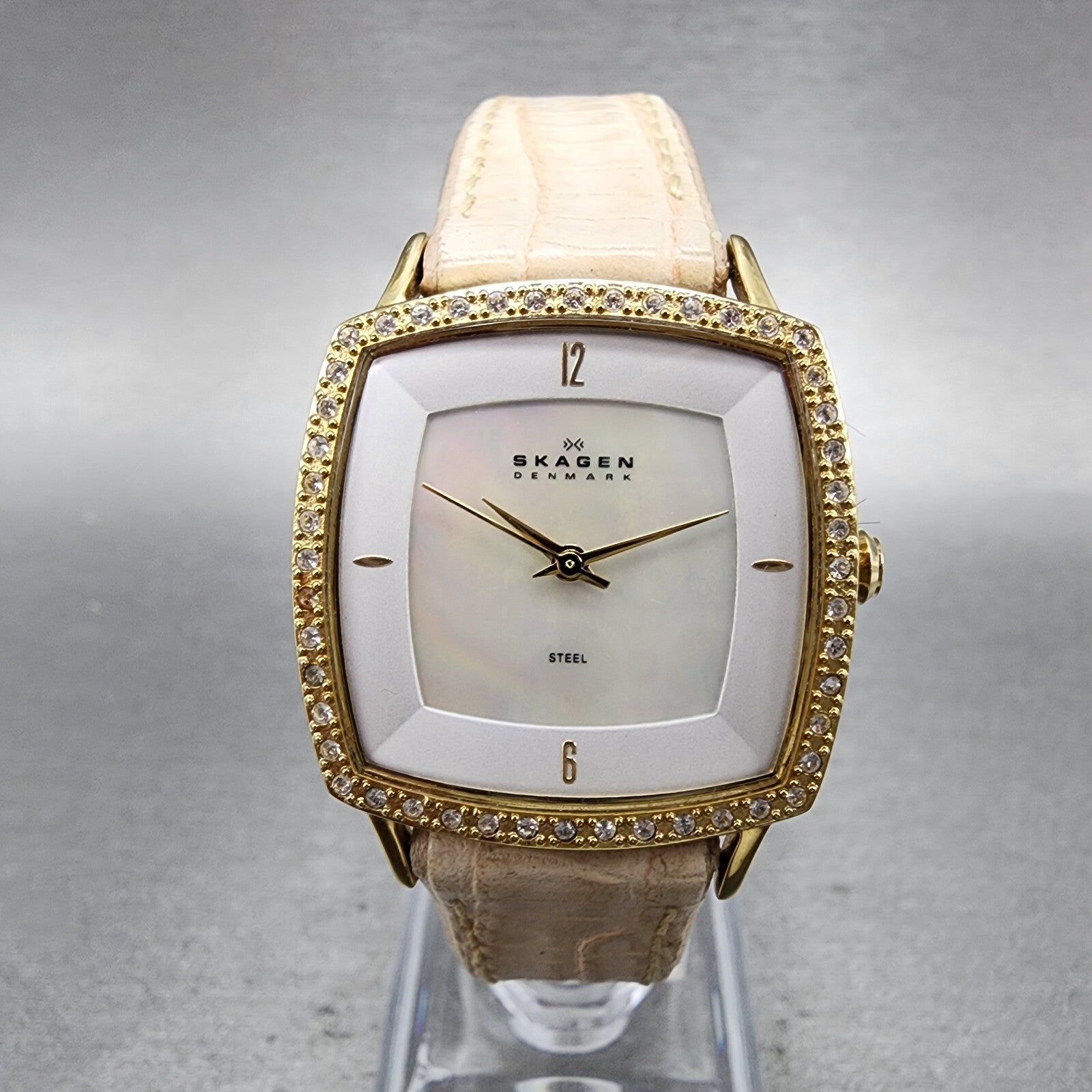 Skagen Watch Women 28mm MOP Dial Gold Tone Crystal Bezel Square New Battery0