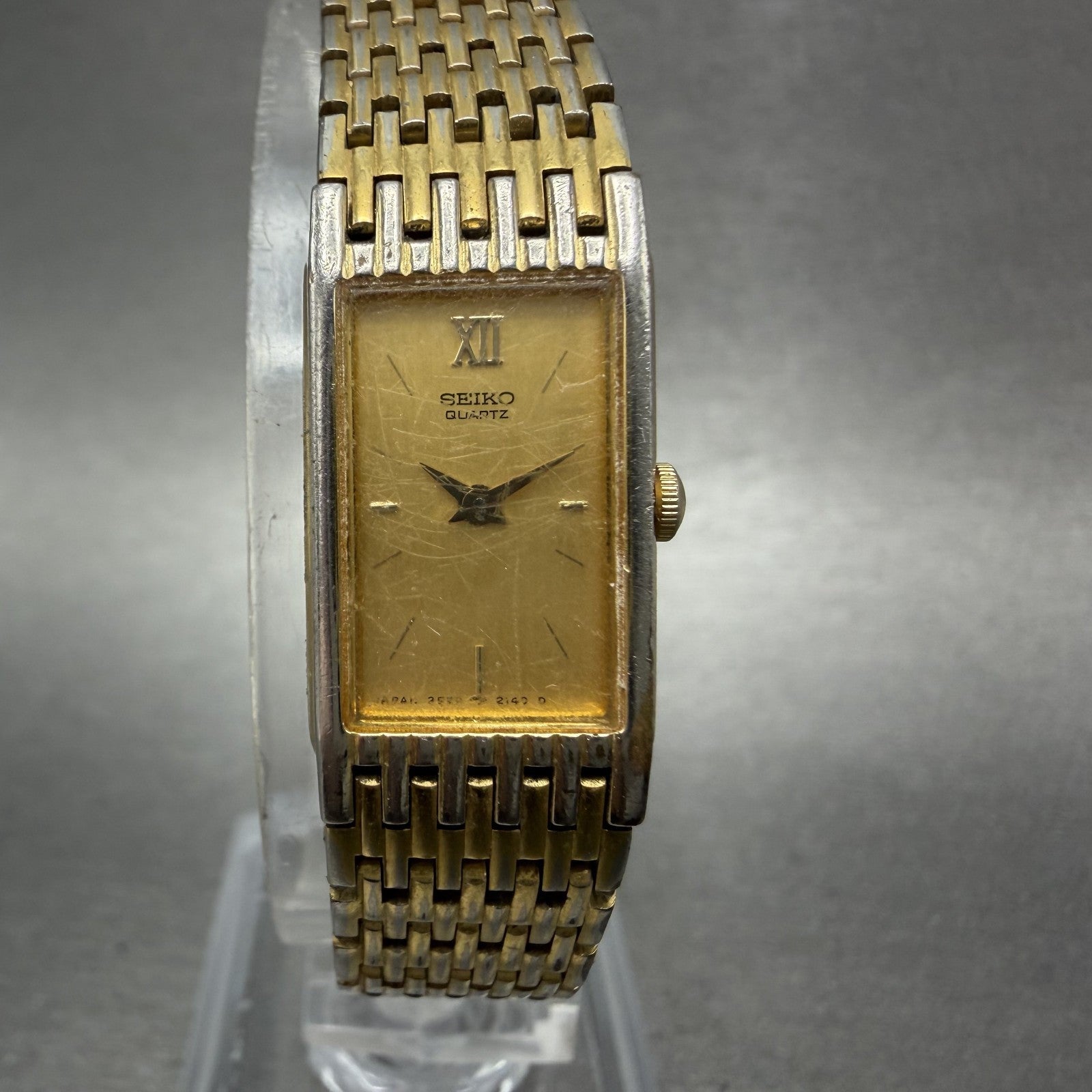 Seiko Tank Watch Women 13mm Champagne Dial Gold Tone 2E20-6700 New Battery0