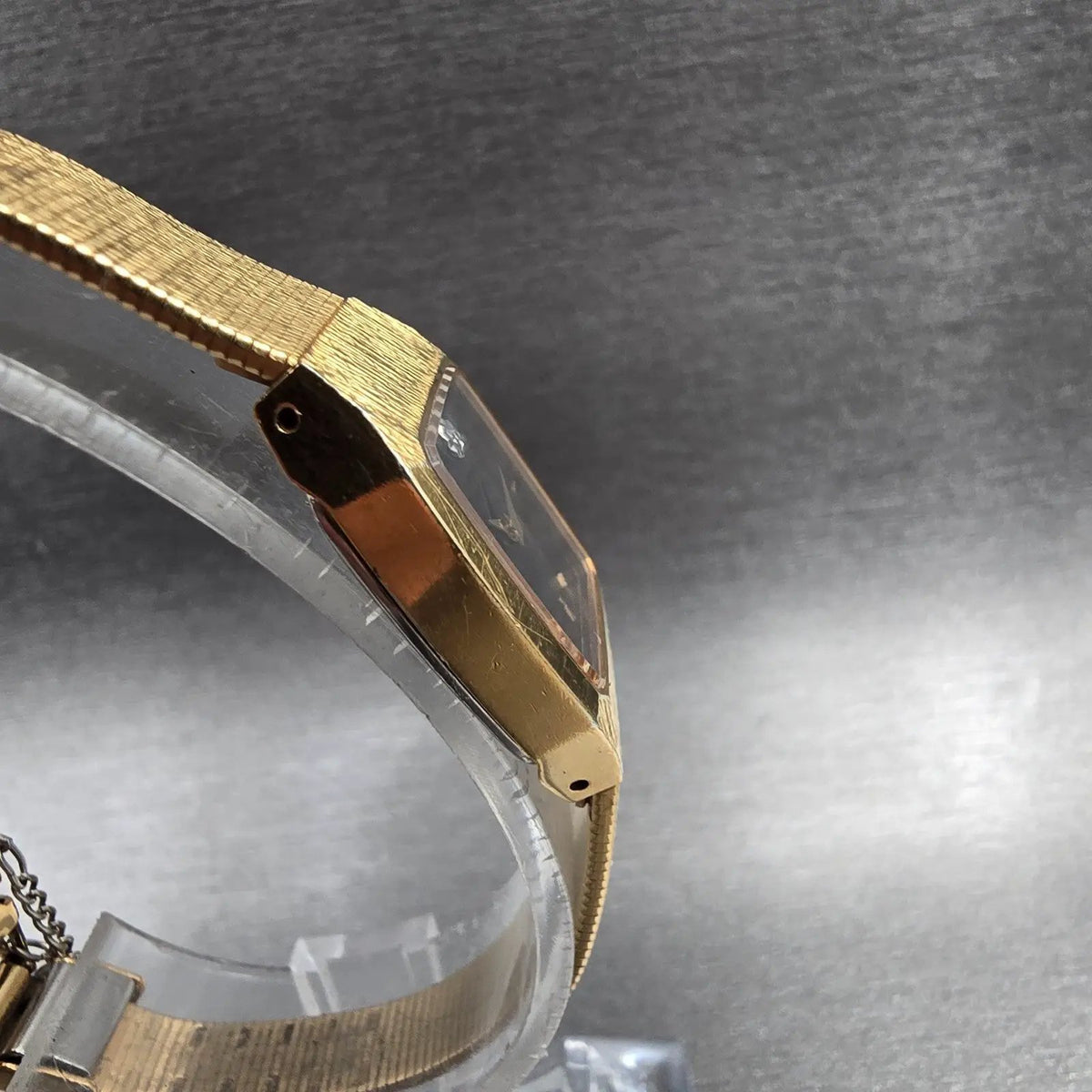 Seiko Womens Watch 17mm Black Dial Gold Tone Rectangle 2C20-6389 New Battery3