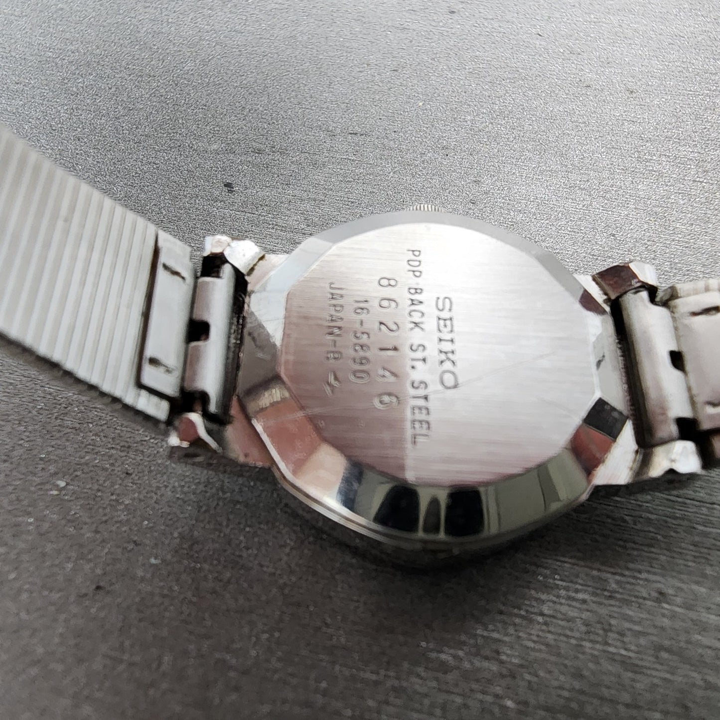 Seiko Watch Women 22mm Silver Dial Silver Tone Octagon 165890 New Battery10