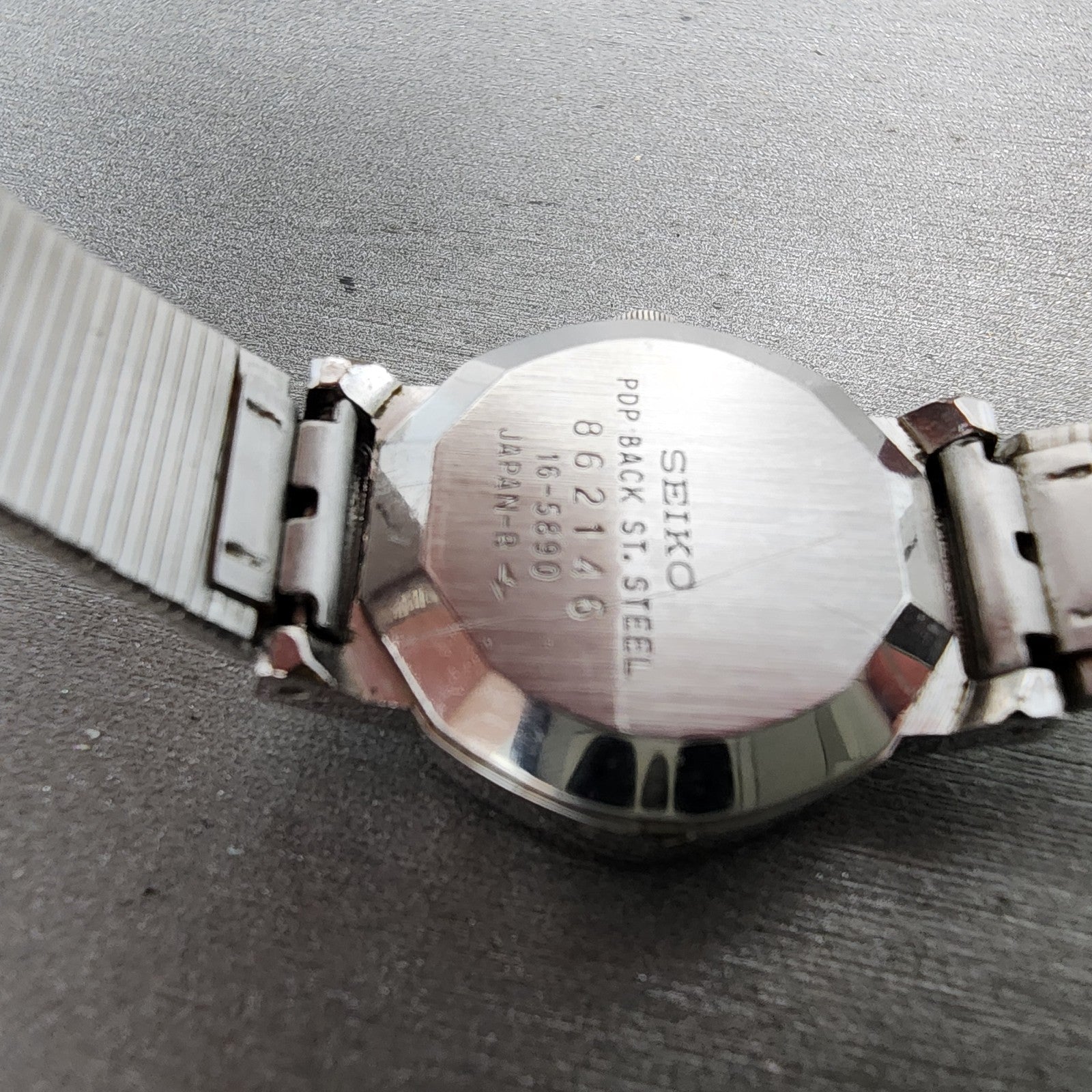 Seiko Watch Women 22mm Silver Dial Silver Tone Octagon 165890 New Battery10
