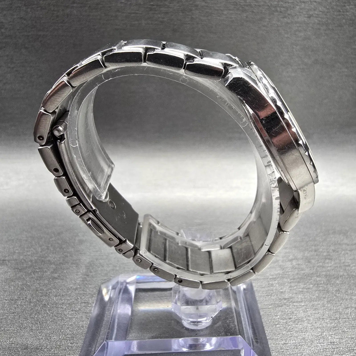 Bulova Watch Women 32mm MOP Dial Silver Tone Diamond Markers 96P144 New Battery8