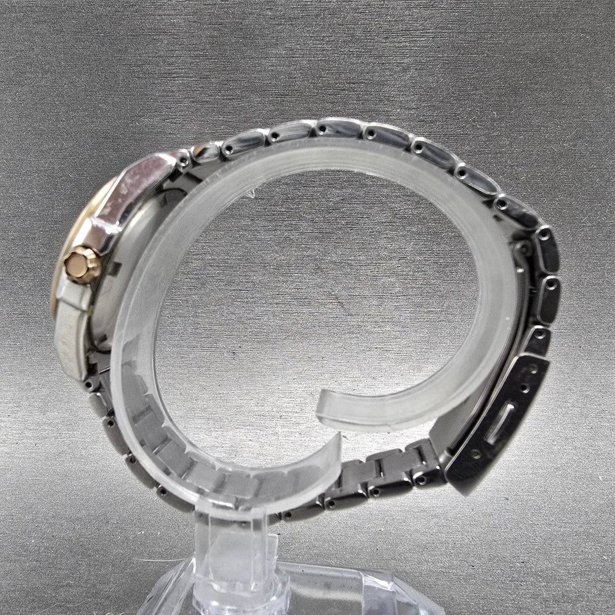 Citizen Eco-Drive Watch Women 32mm White Dial Titanium Date E011-S080916 Works6