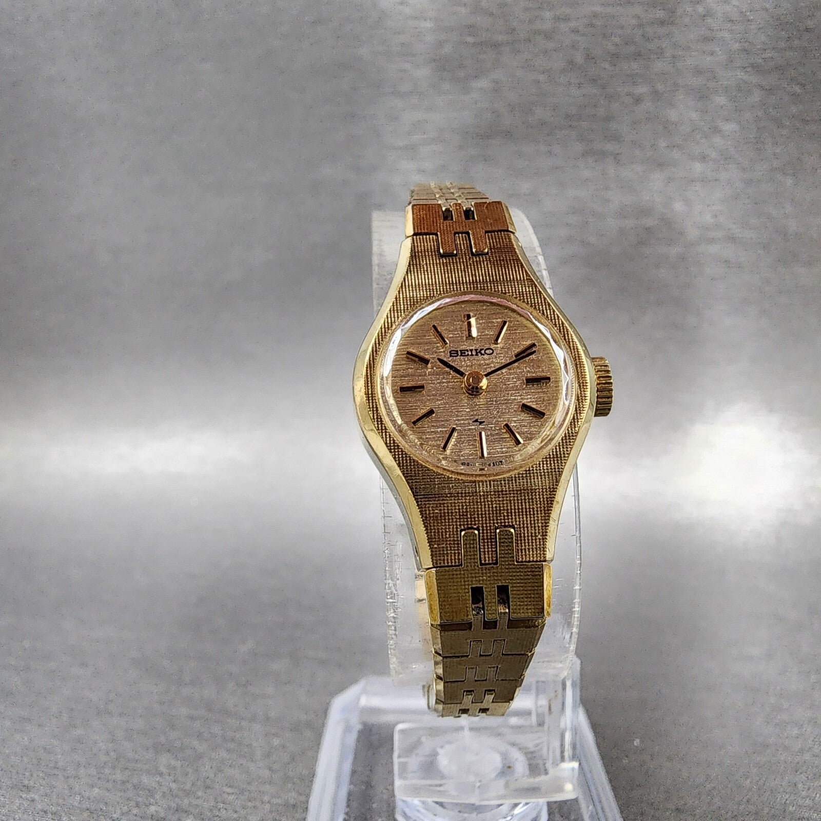 Seiko Watch Women 17mm Gold Dial Gold Tone Manual Round Runs 1106395