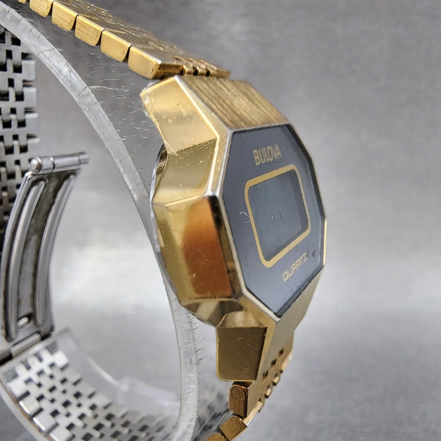 Bulova Digital Watch Women 25mm LCD digital Octagon New Battery N7 VTG3