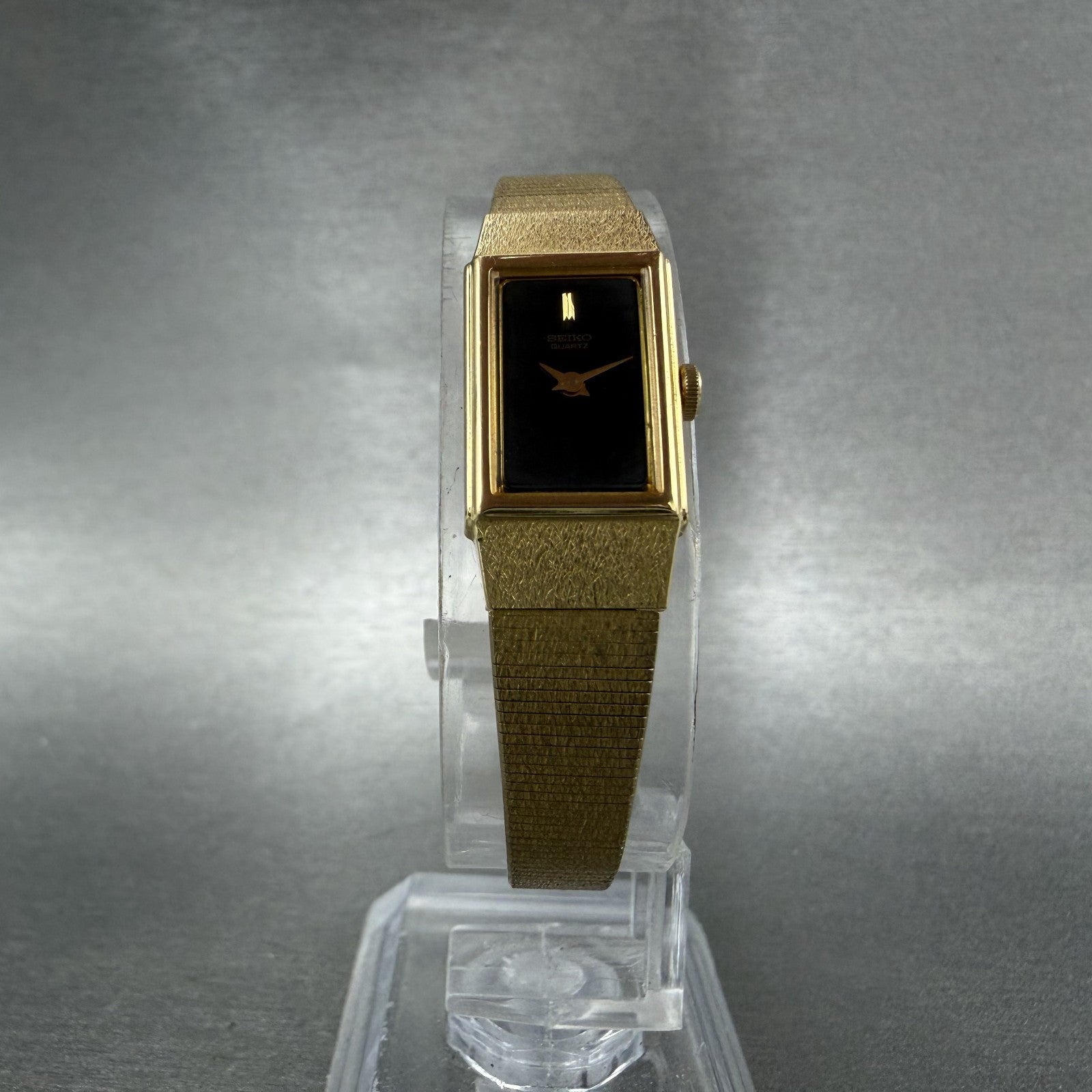Seiko Tank Watch Women 12mm Black Dial Gold Tone 2E20-6479 New Battery VTG ABC5