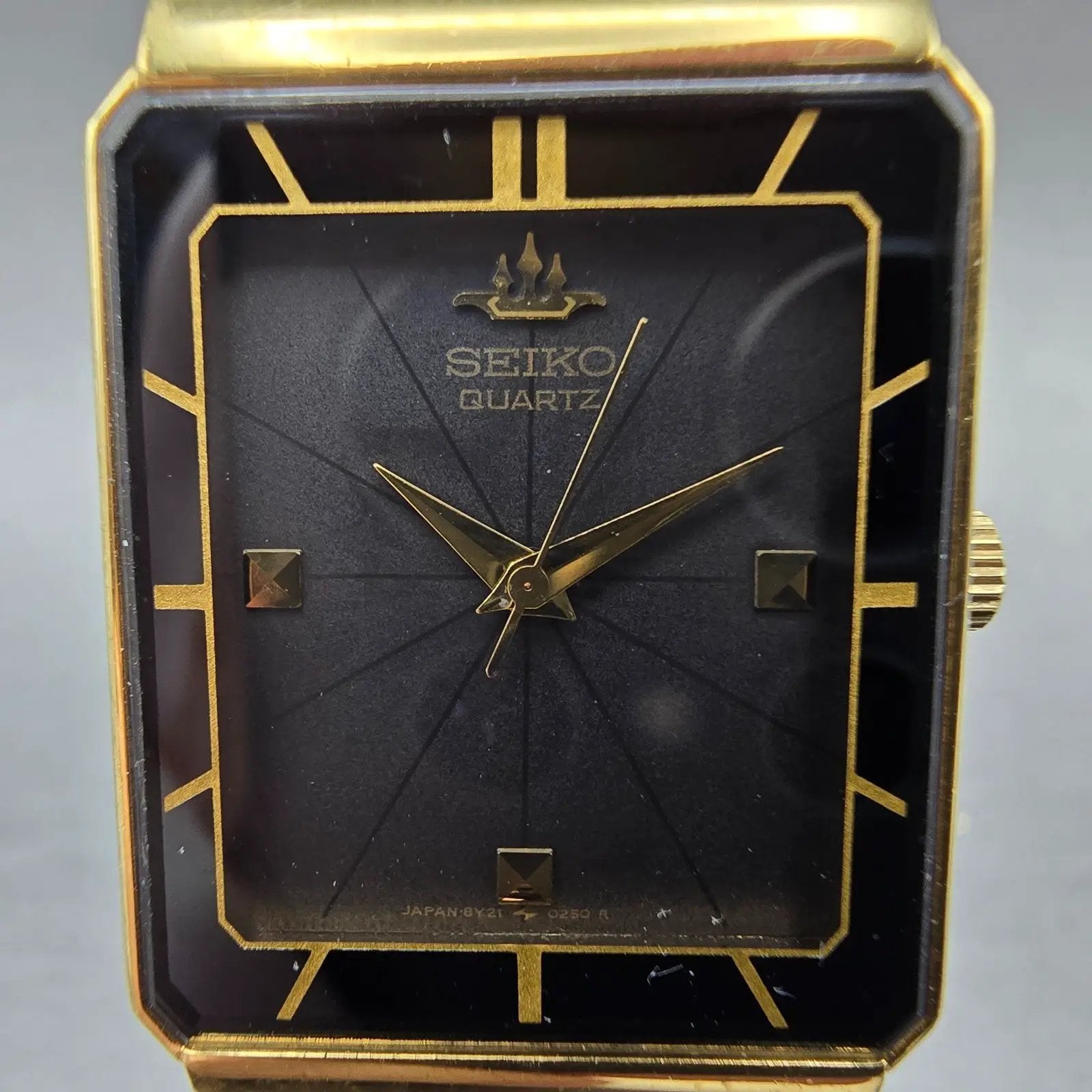 Seiko Tank Watch Men 24mm Black Dial Gold Tone Rectangle 8Y21-509A New Battery1
