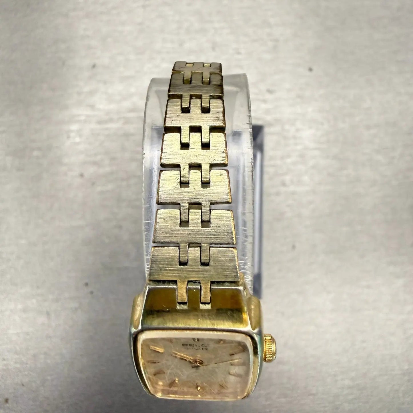 Seiko Watch Women 18mm Champagne Dial Gold Tone Rectangle 4700-3019 New Battery4