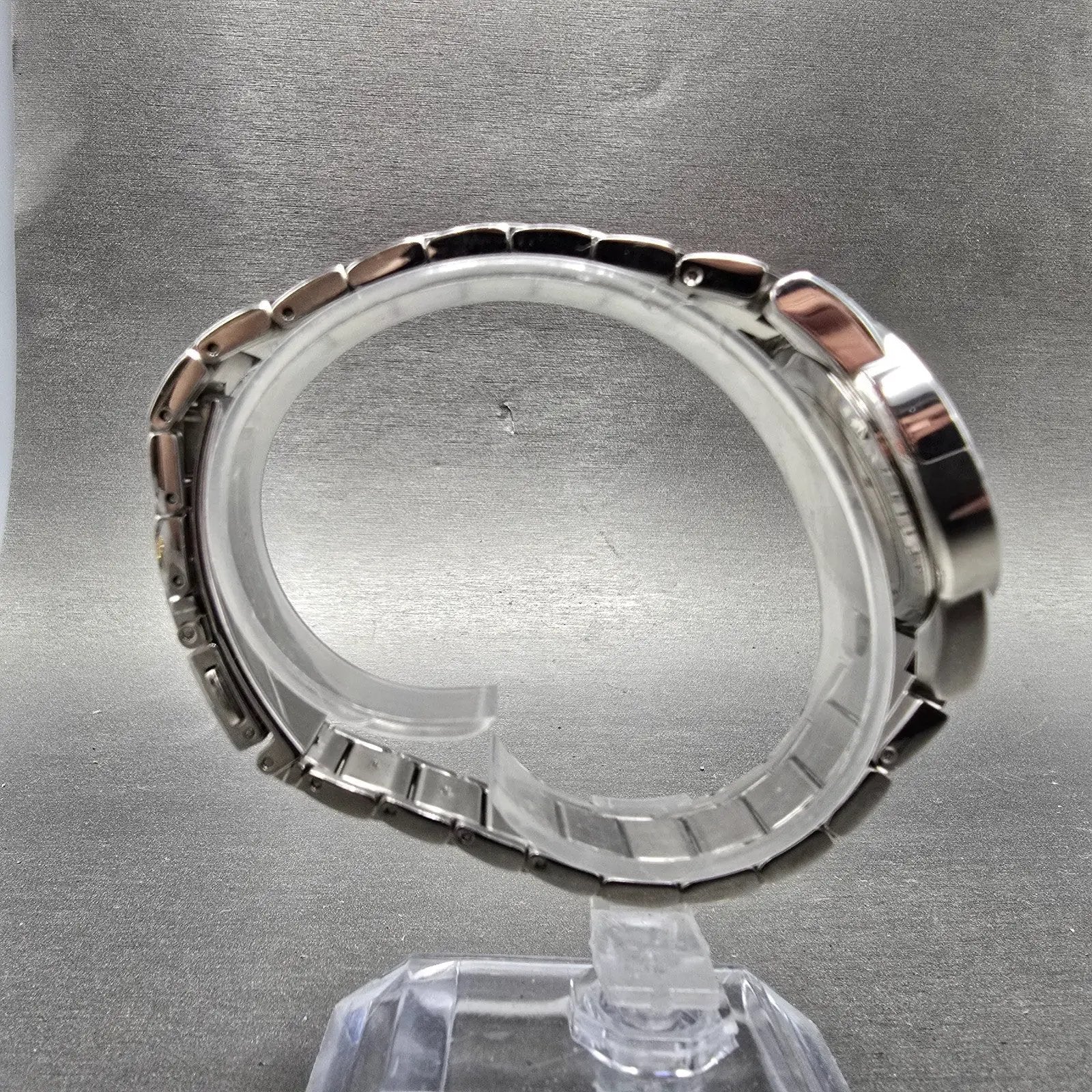 Citizen Eco-Drive Watch Women 30mm White Dial Silver Tone Date J015-S086922 Runs7