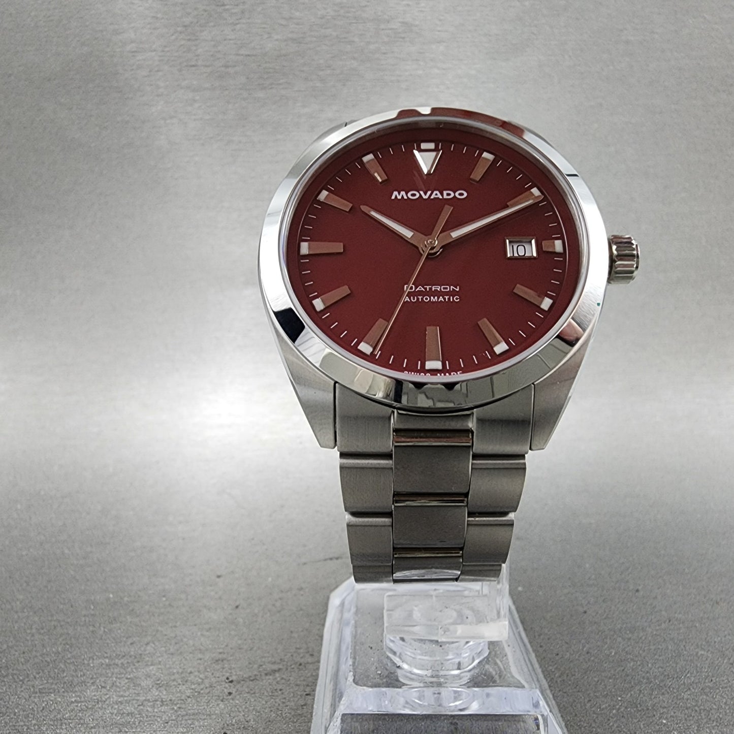 Movado Datron Watch Men 40mm Red Dial Silver Tone Date Automatic Round 36501946