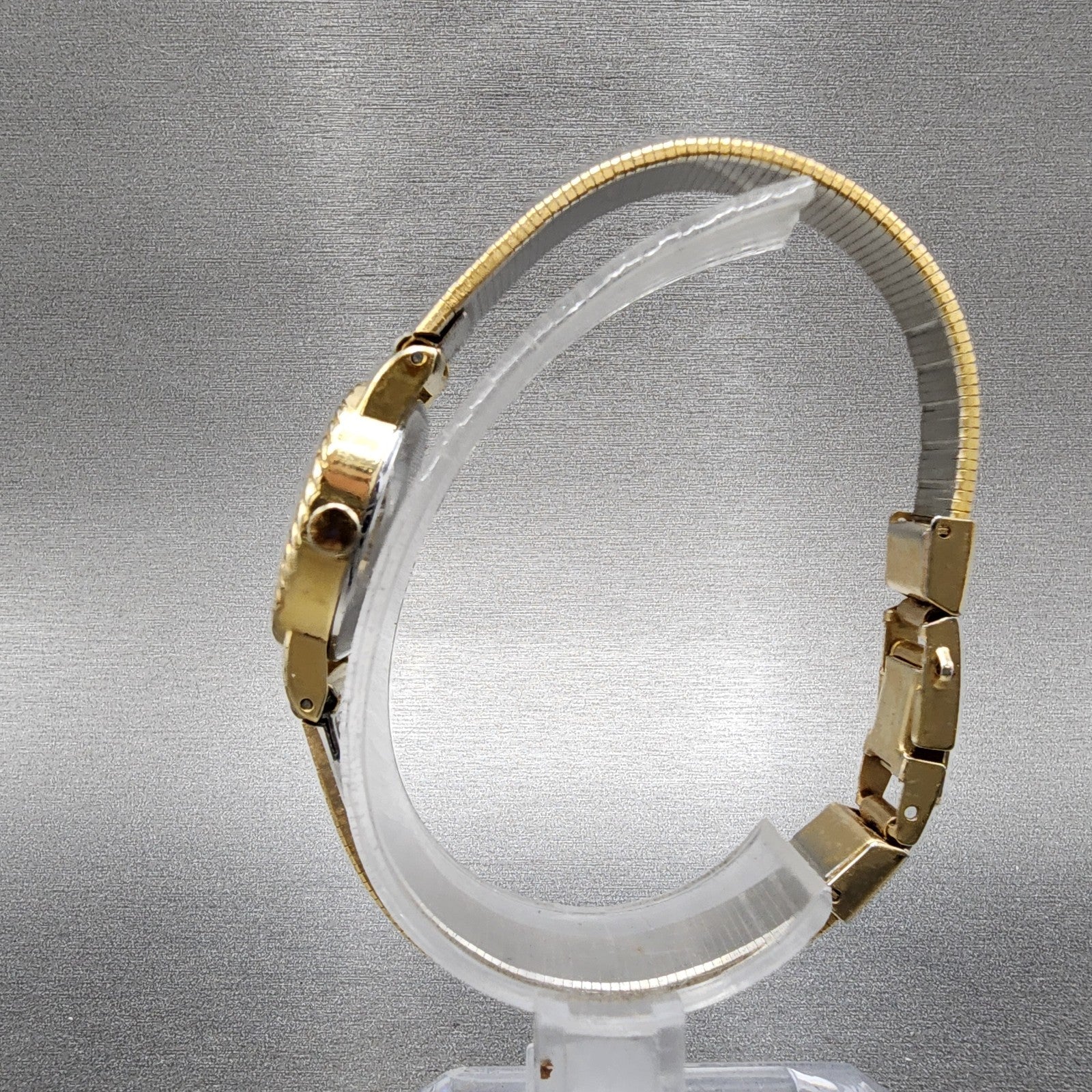 Seiko Watch Women 20mm Cream Dial Gold Tone 14215510 New Battery6