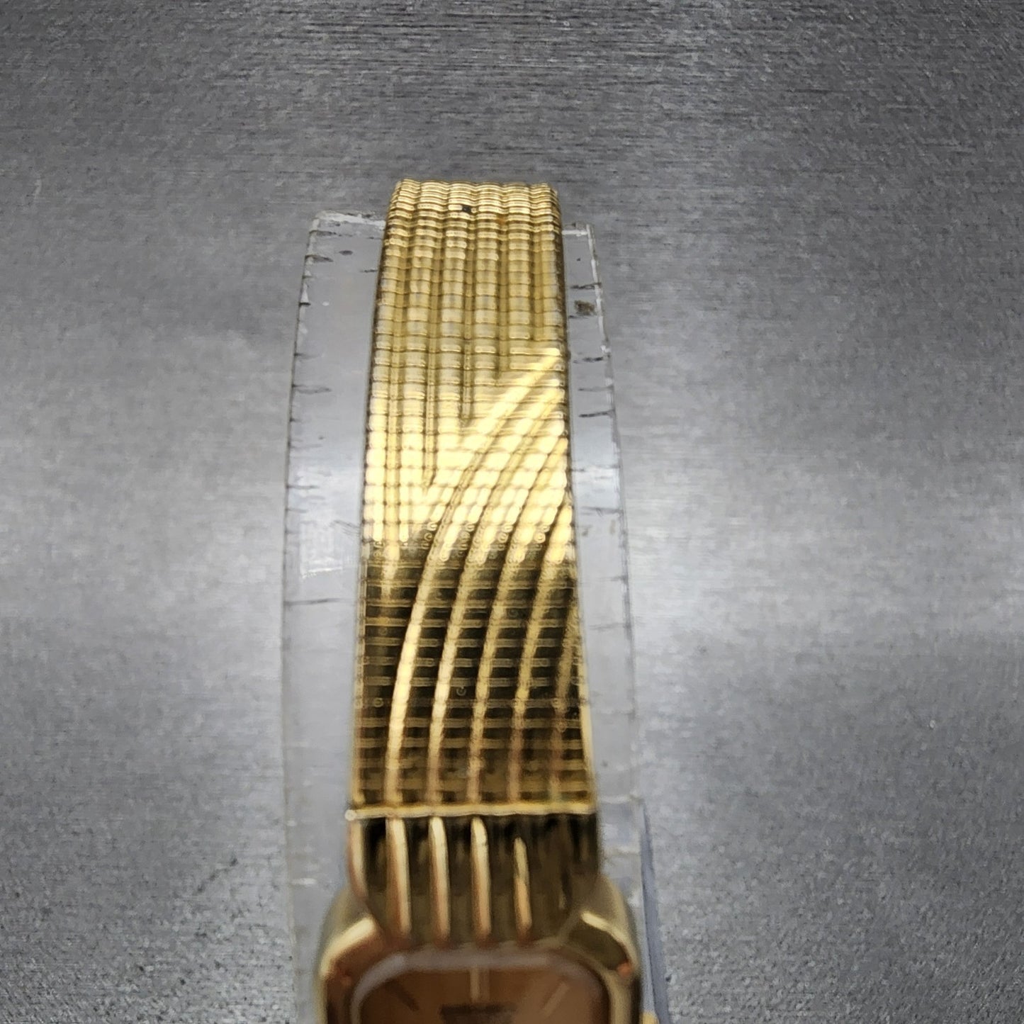 Seiko Tank Watch Women 13mm Champagne Dial Gold Tone 2e206019 New Battery4