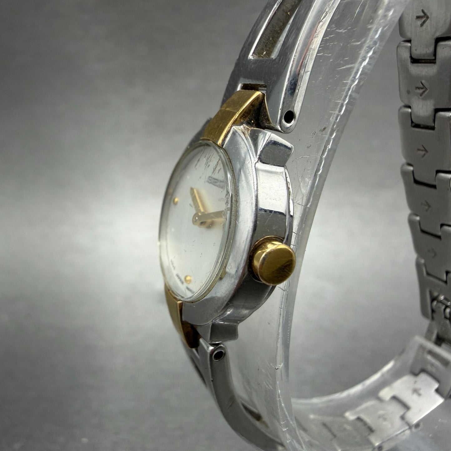 Seiko Watch Women 20mm White Dial Two Tone Round 1N00-0GM0 New Battery Vintage2