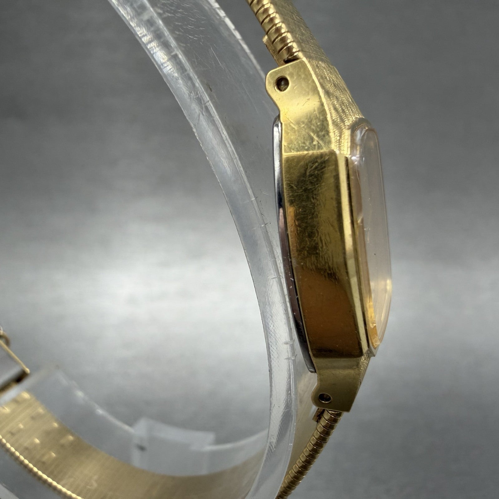 Seiko Tank Watch Women 16mm Champagne Dial Gold Tone 2C206379 New Battery3