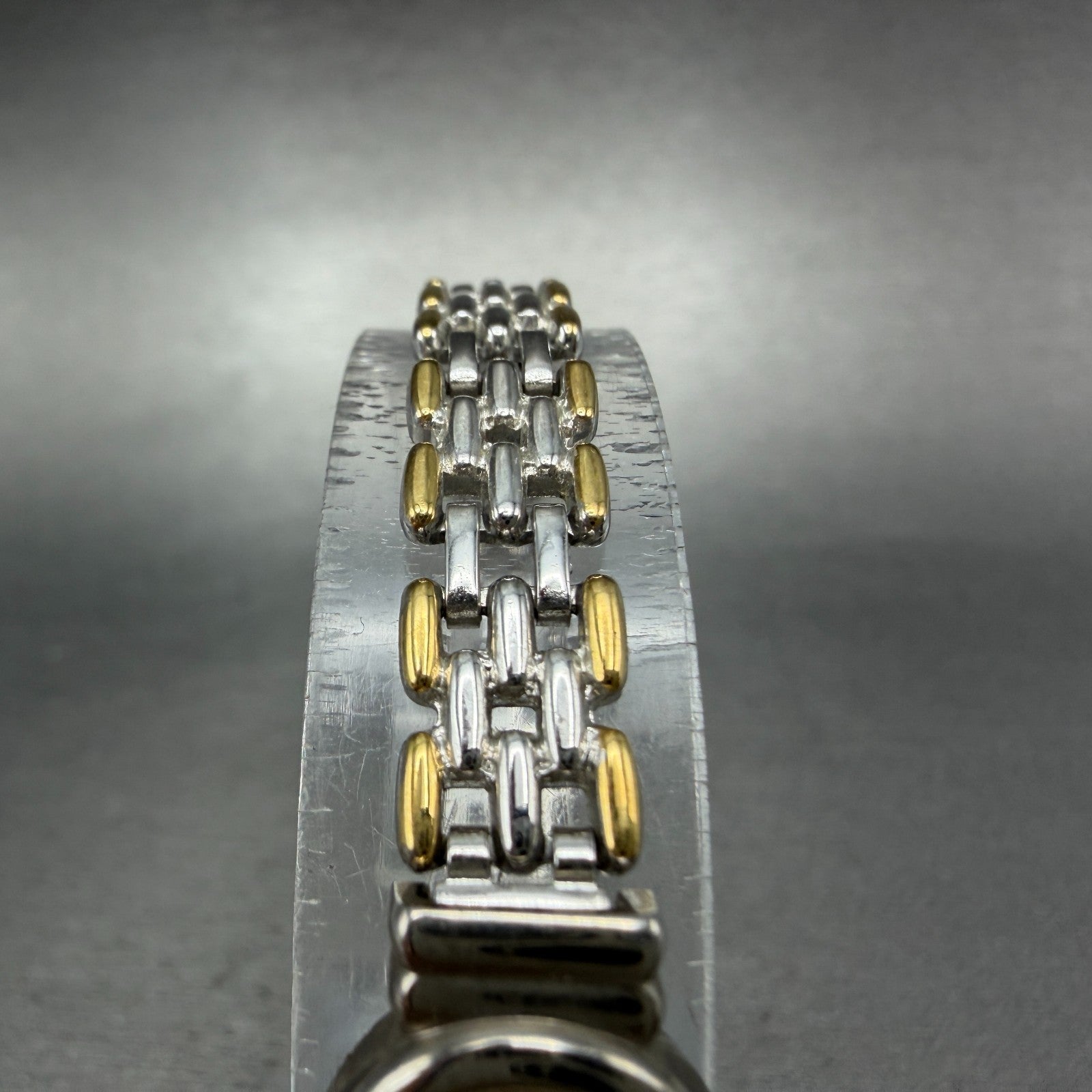 Seiko Alba Watch Women 15mm Silver Dial Two Tone Oval Y520-5070 New Battery4