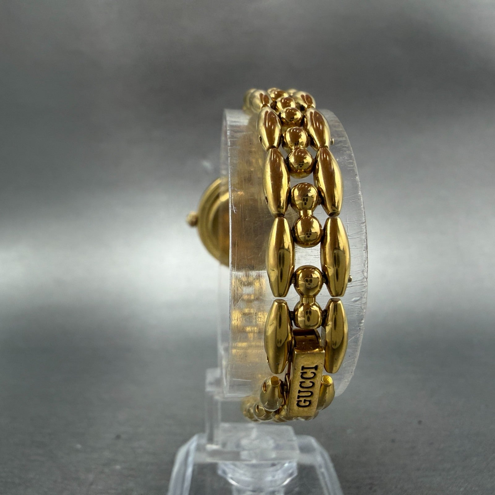 Gucci 1100L Watch Women 26mm White Dial Gold Plated Round Bezel VTGPARTS9