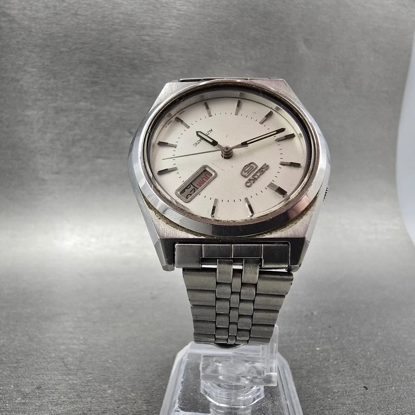 Seiko 5 Automatic Watch Men 38mm Silver Dial Silver Tone Daydate 7009-876A PARTS5