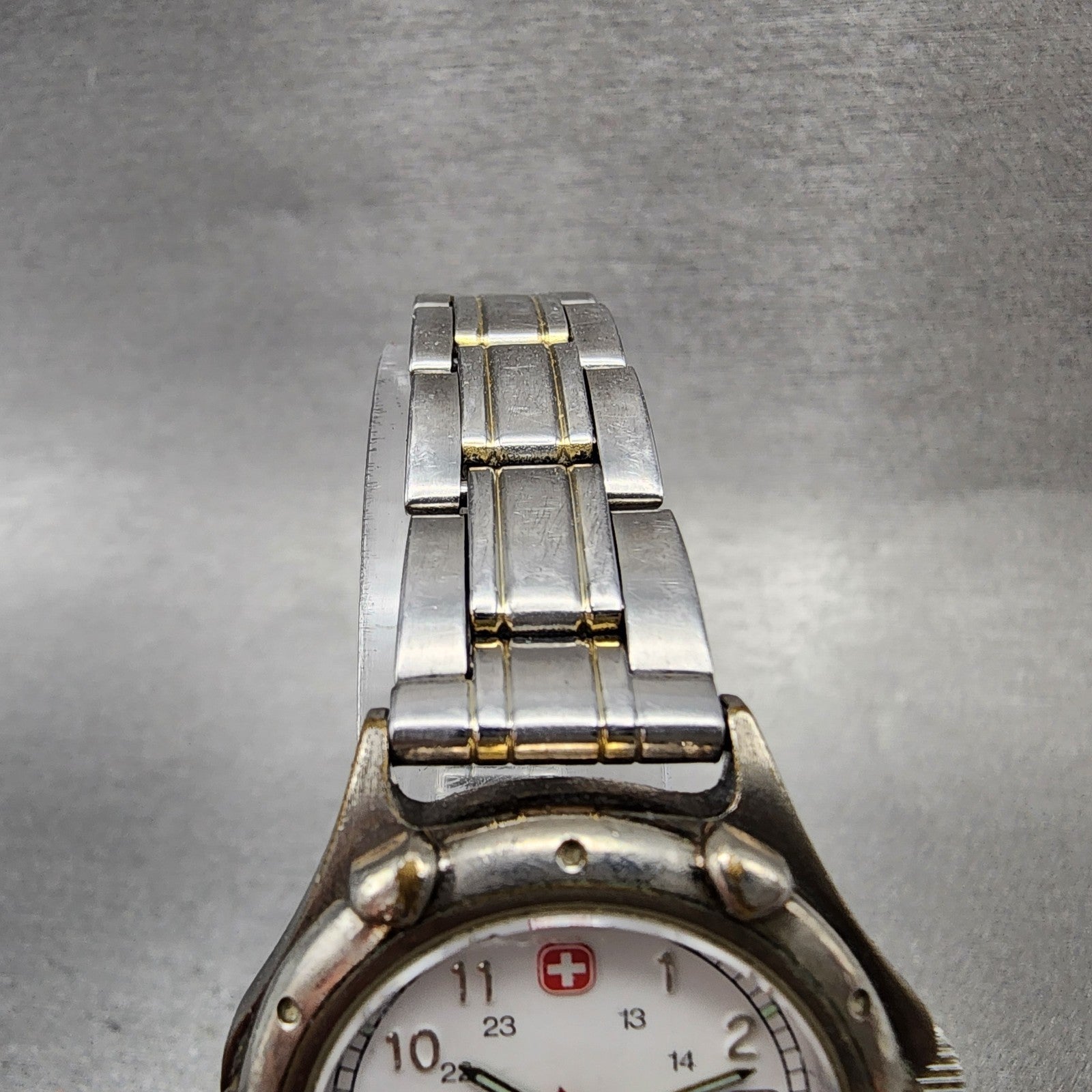 Wenger SAK Design Watch Women 29mm White Dial Steel Date Round New Battery4